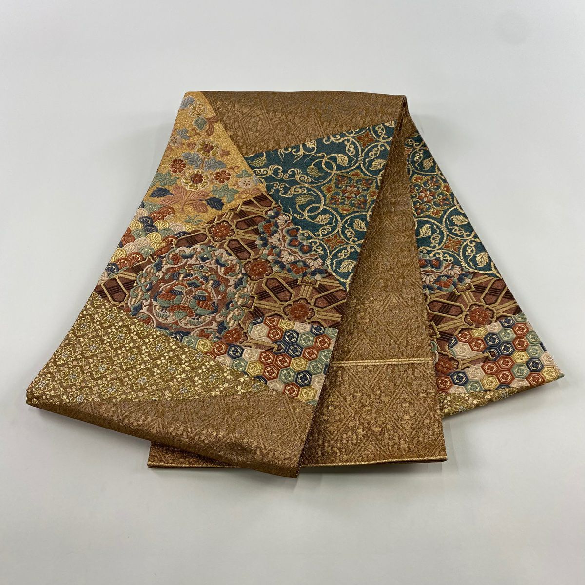 袋帶 秀品級 關西仕立 裂取鴛鴦唐草紋圓文 草花紋刺繡 金絲 小豆色 大鼓圖案 純蠶絲