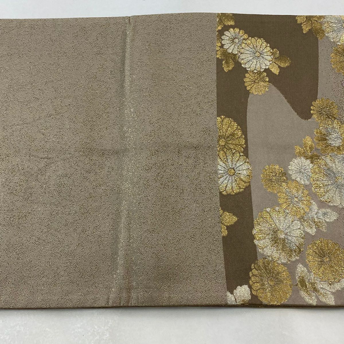 袋帶 秀品級 關西仕立 雛菊花 刺繡 金金箔 淺茶 六通 純蠶絲