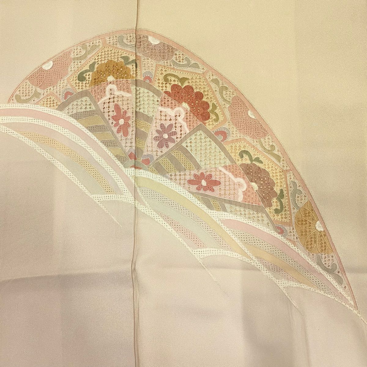 付下 身長156.5cm 袖長63.5cm S 雙層 草花紋紋 片輪車刺繡 漸層 米色 純蠶絲 優品級