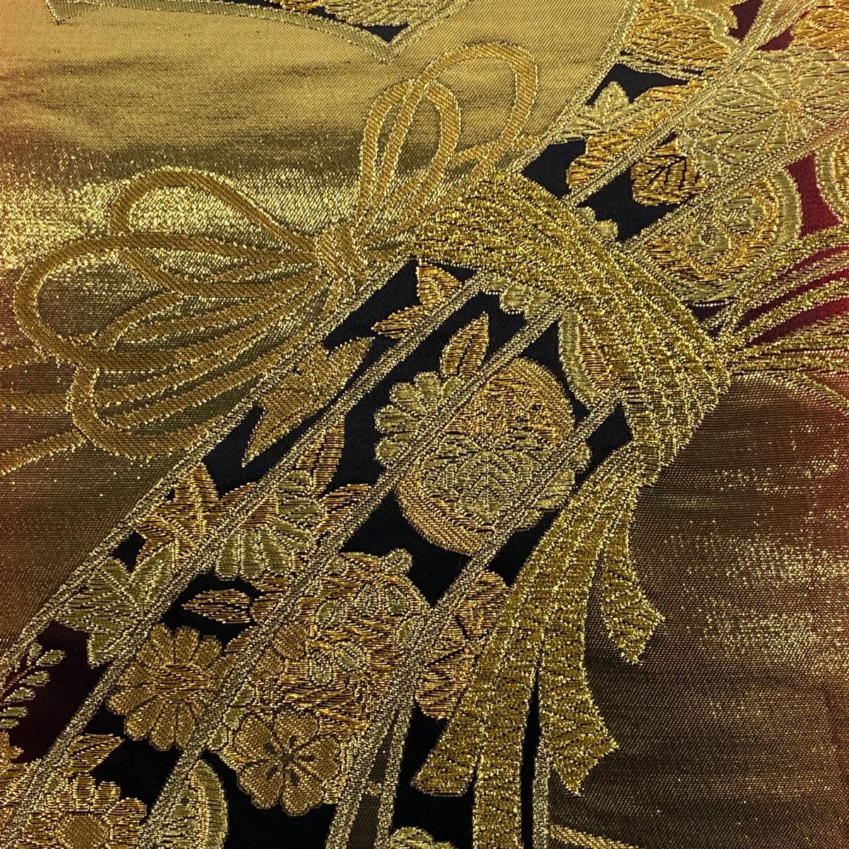 袋帶 美品 秀品級 束帶熨斗紋 花鳥 金金箔 金絲 黑 六通 純蠶絲