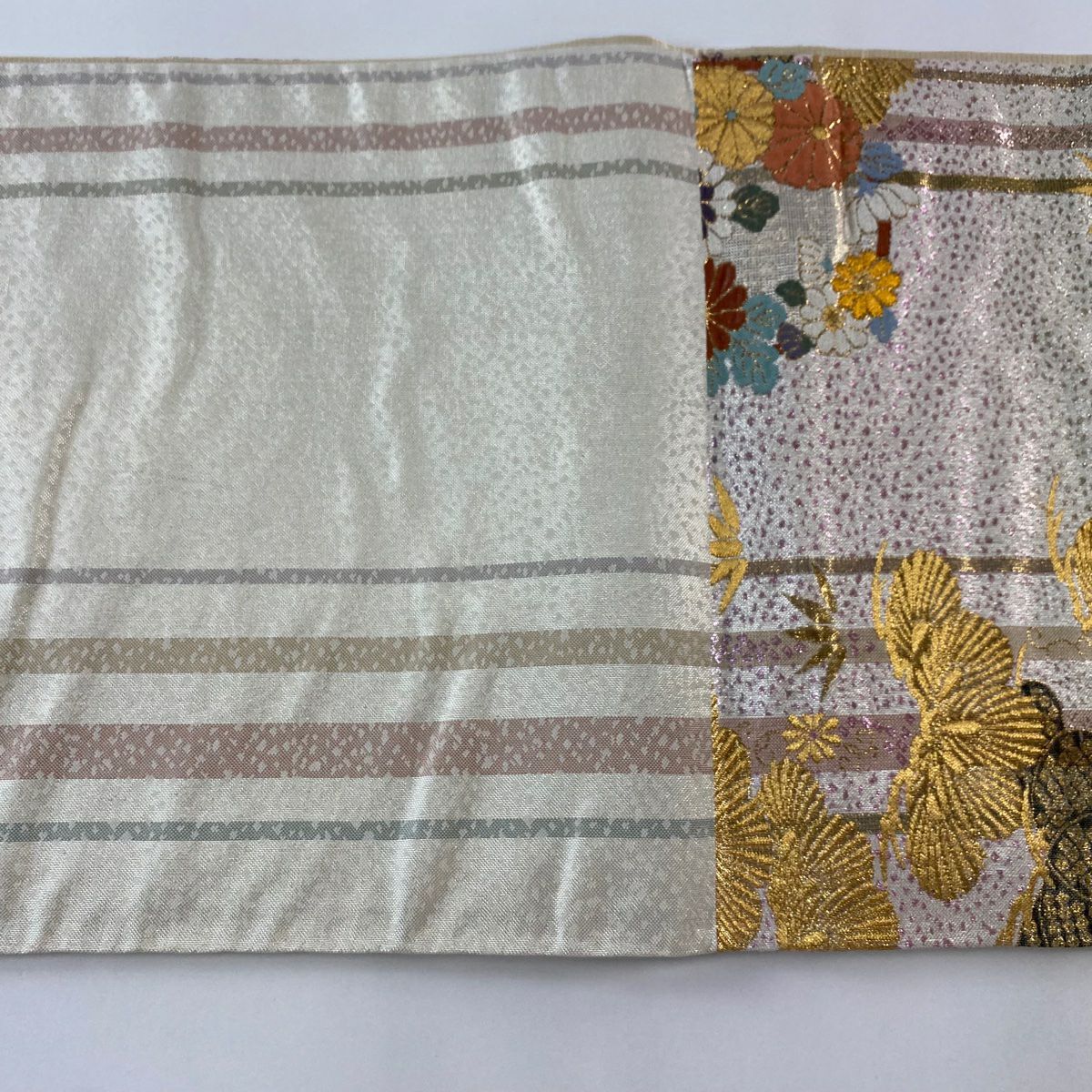 【美品】 袋帶 秀品級 蝶 花丸紋 金絲 金金箔 銀 六通 純蠶絲