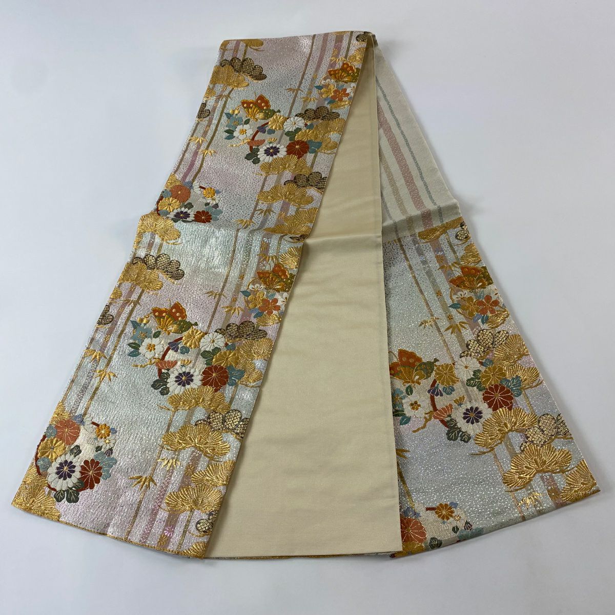【美品】 袋帶 秀品級 蝶 花丸紋 金絲 金金箔 銀 六通 純蠶絲