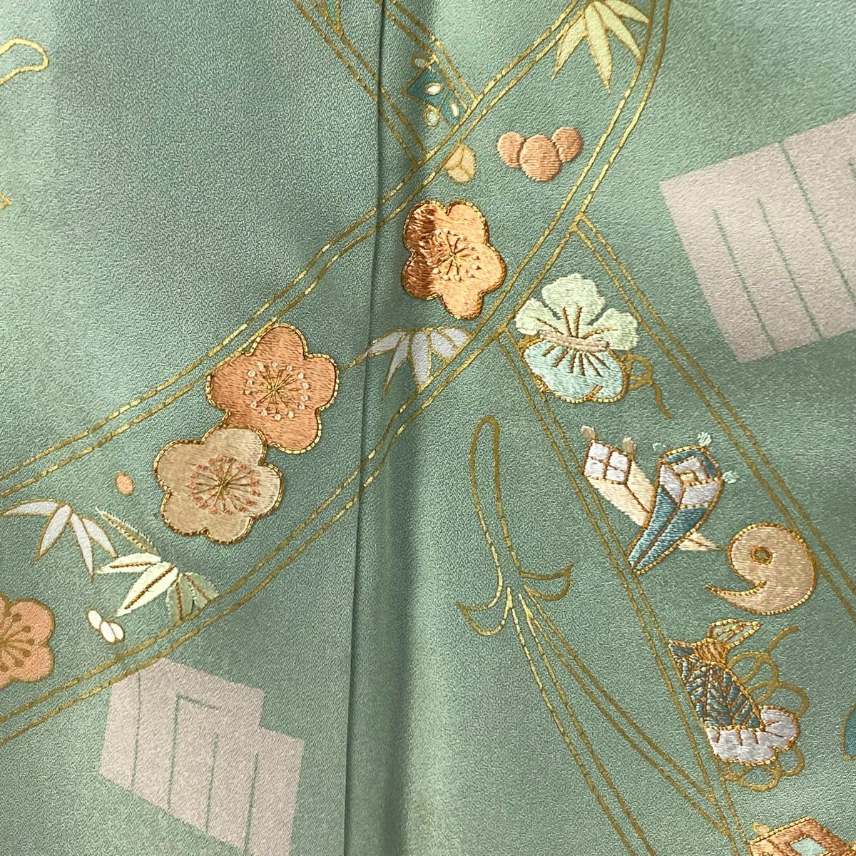 訪問服 身長170.5cm 袖長68cm L 雙層 千總 落款あり 松樹竹子梅花 寶盡くし 刺繡 金彩裝飾 淺綠 純蠶絲 逸品級 一つ紋