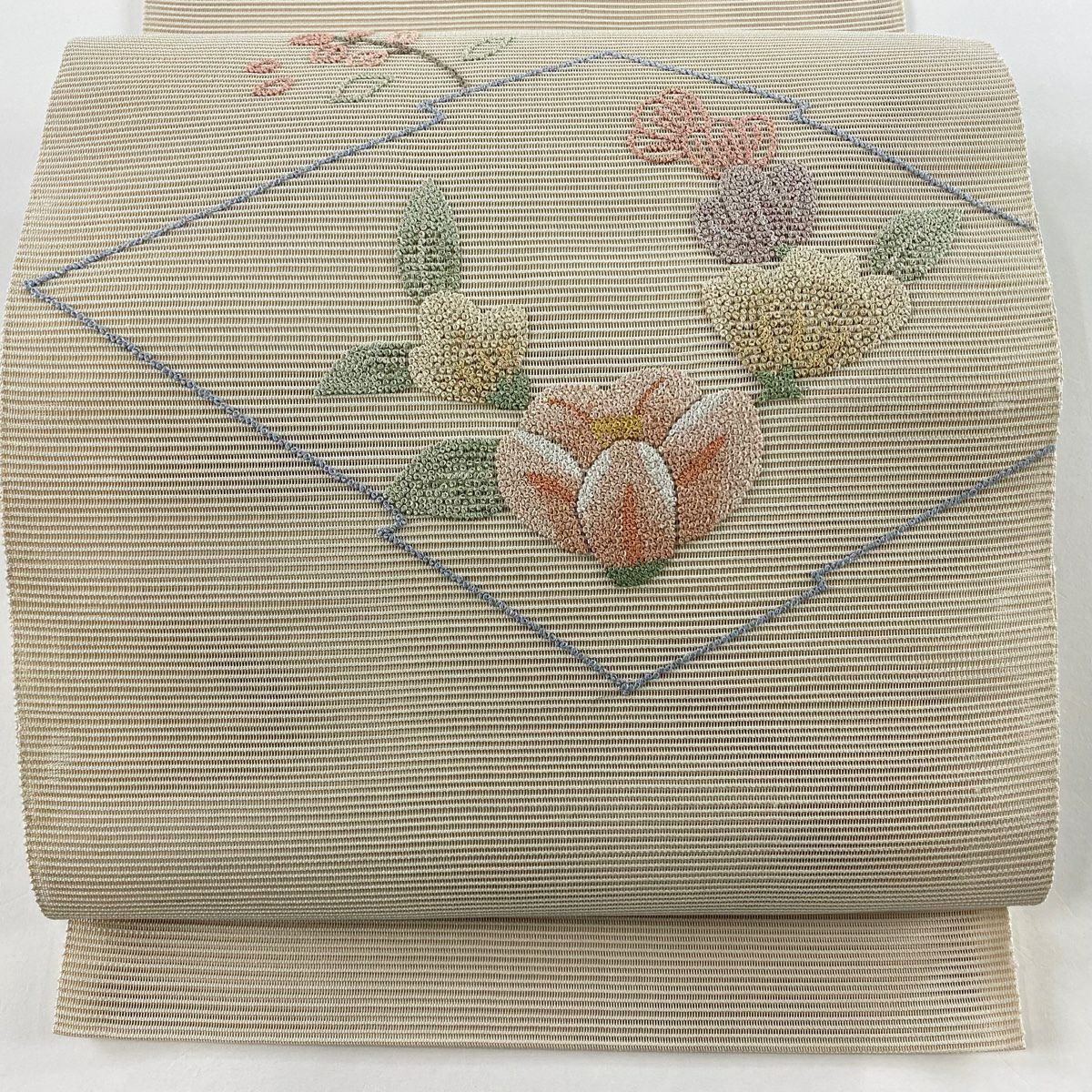 名古屋帶 美品 名品級 夏帶 八寸名古屋帶 草花紋紋 松樹皮菱 相良刺繡 米色 純蠶絲