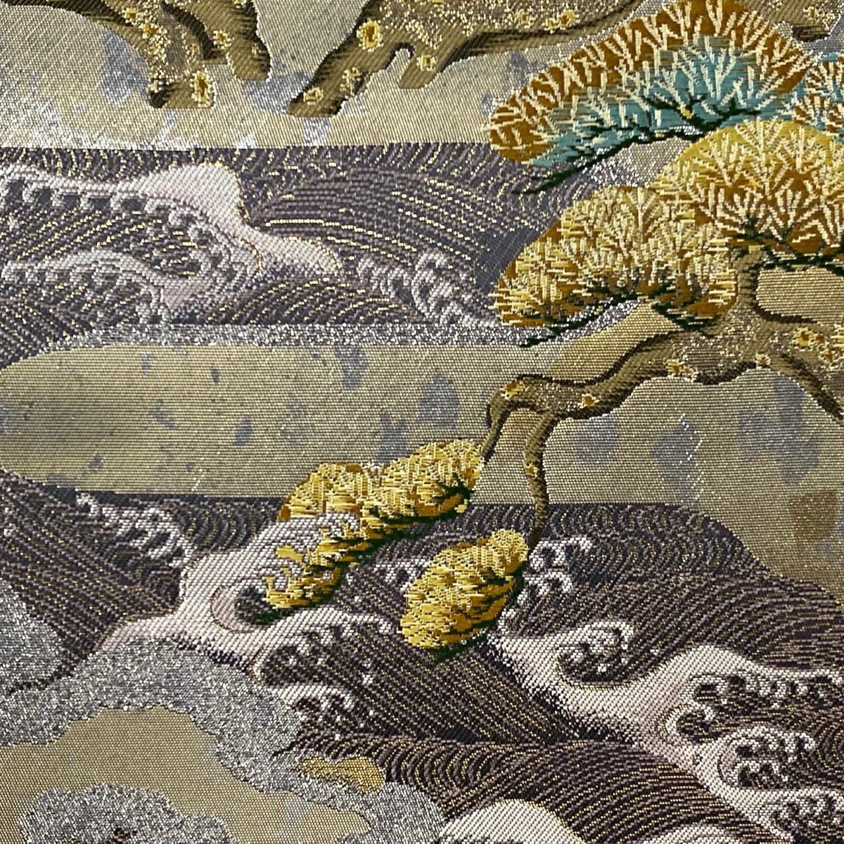 袋帶 美品 逸品級 とみや織物 證書あり 松樹 波頭 刺繡 金金箔 金色 お太鼓柄 純蠶絲