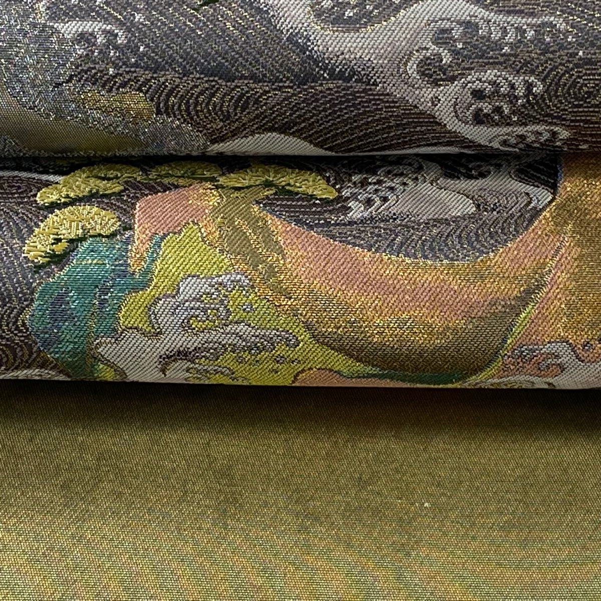 袋帶 美品 逸品級 とみや織物 證書あり 松樹 波頭 刺繡 金金箔 金色 お太鼓柄 純蠶絲