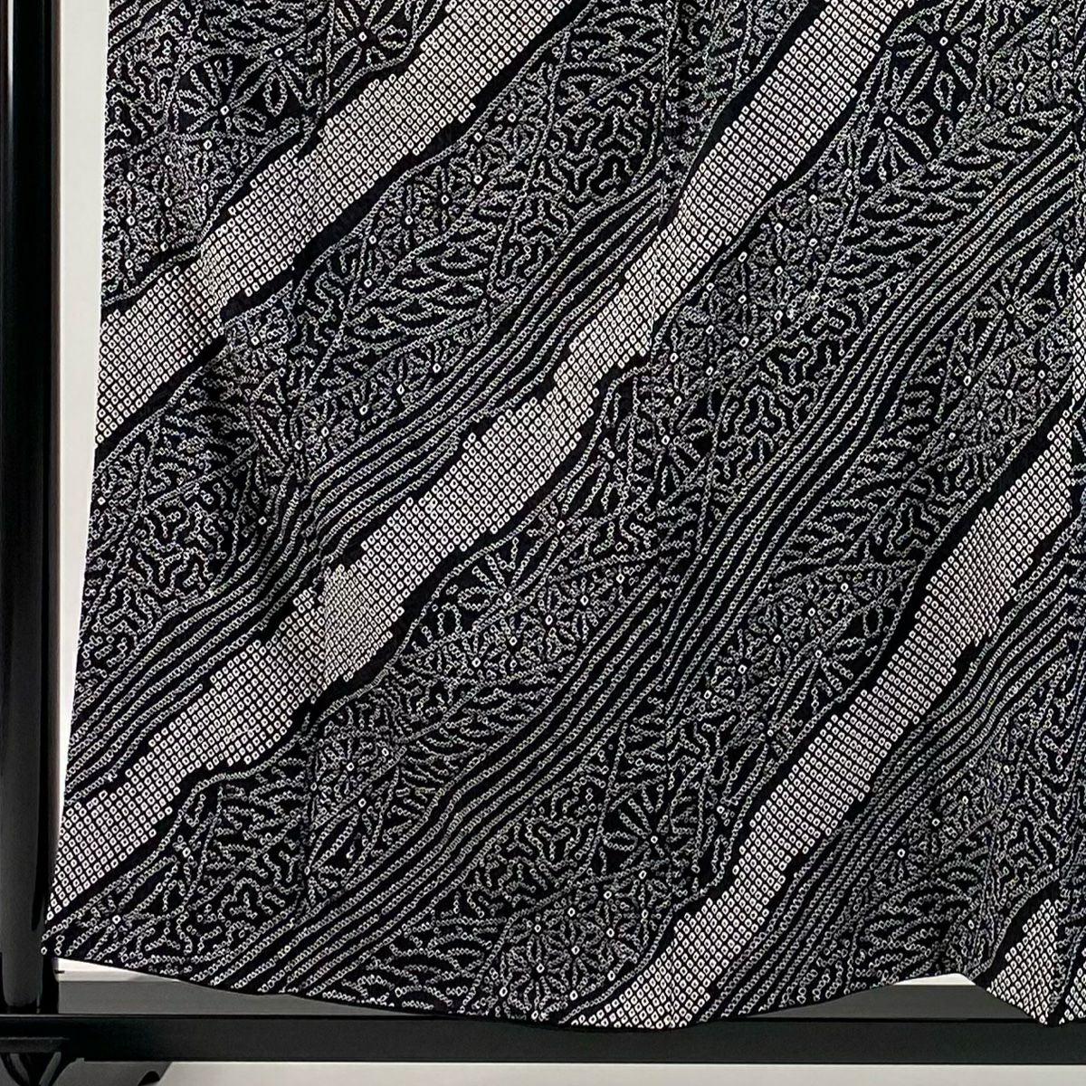 【庫存清倉】 【美品】 小紋 身長156.5cm 袖長63cm S 雙層 花紋 毘沙門龜甲 絞染 黑 純蠶絲 名品級