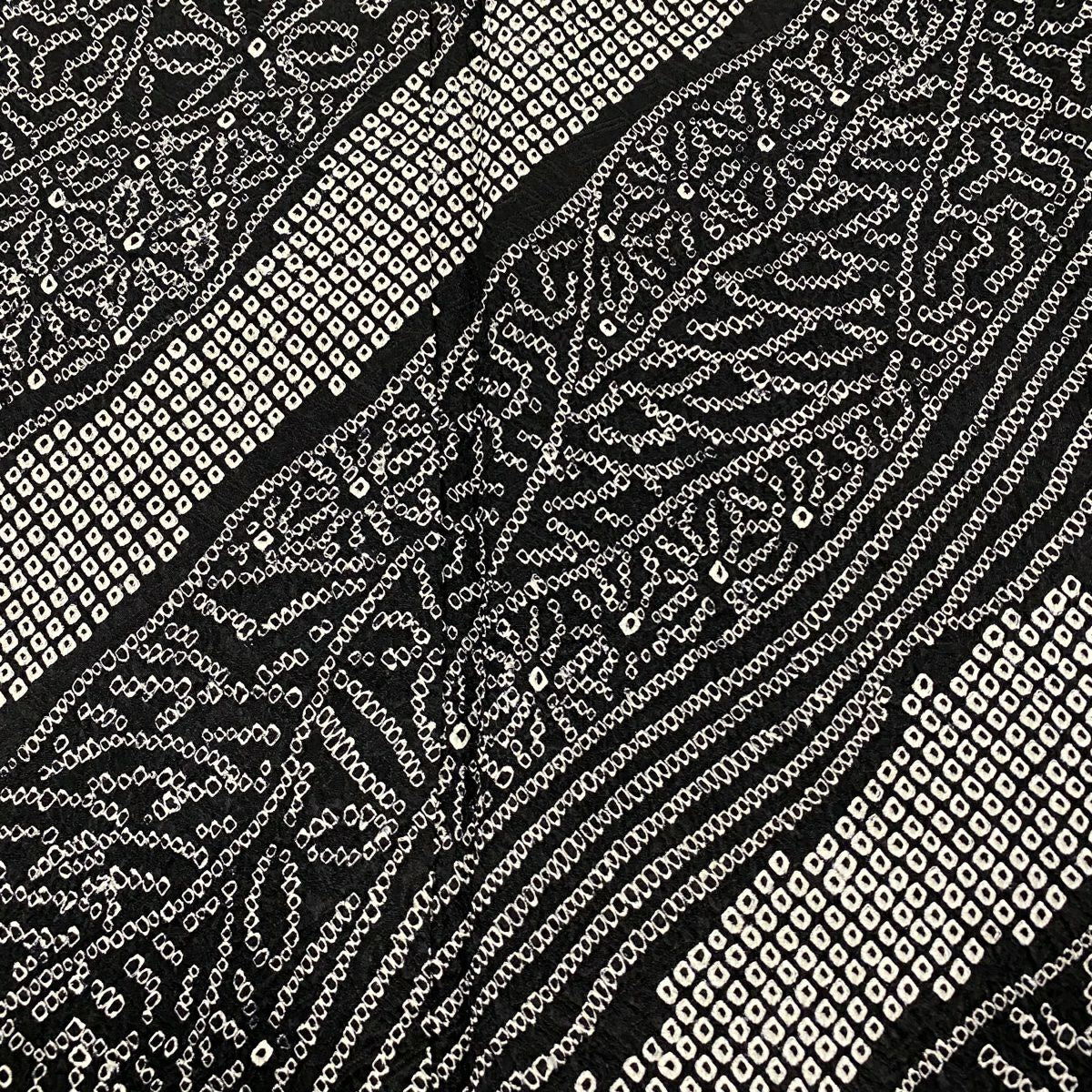 【庫存清倉】 【美品】 小紋 身長156.5cm 袖長63cm S 雙層 花紋 毘沙門龜甲 絞染 黑 純蠶絲 名品級