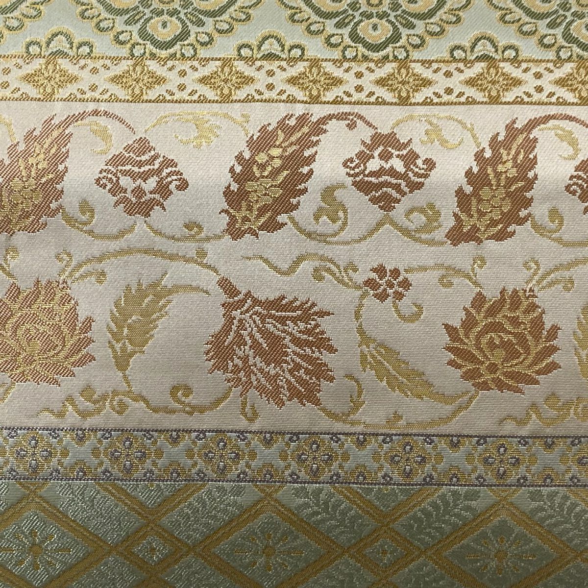 【美品】 袋帶 逸品級 金金箔屋清兵衛 落款 花唐草紋 葡萄 金金箔 米色 六通 純蠶絲