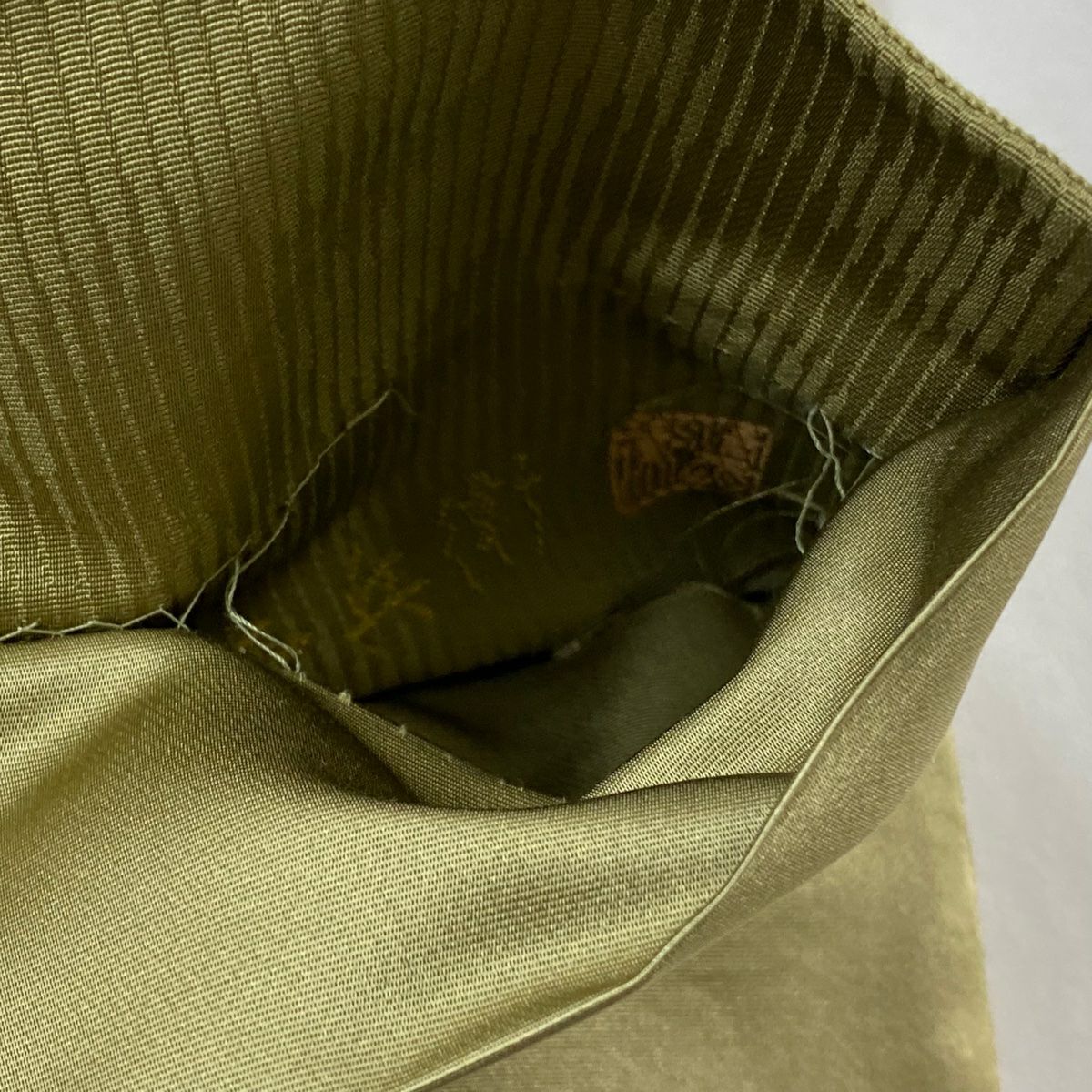 【美品】 袋帶 逸品級 金金箔屋清兵衛 落款あり 共箱付 正倉院天平錦間道 金金箔 鶯色 お太鼓柄 純蠶絲