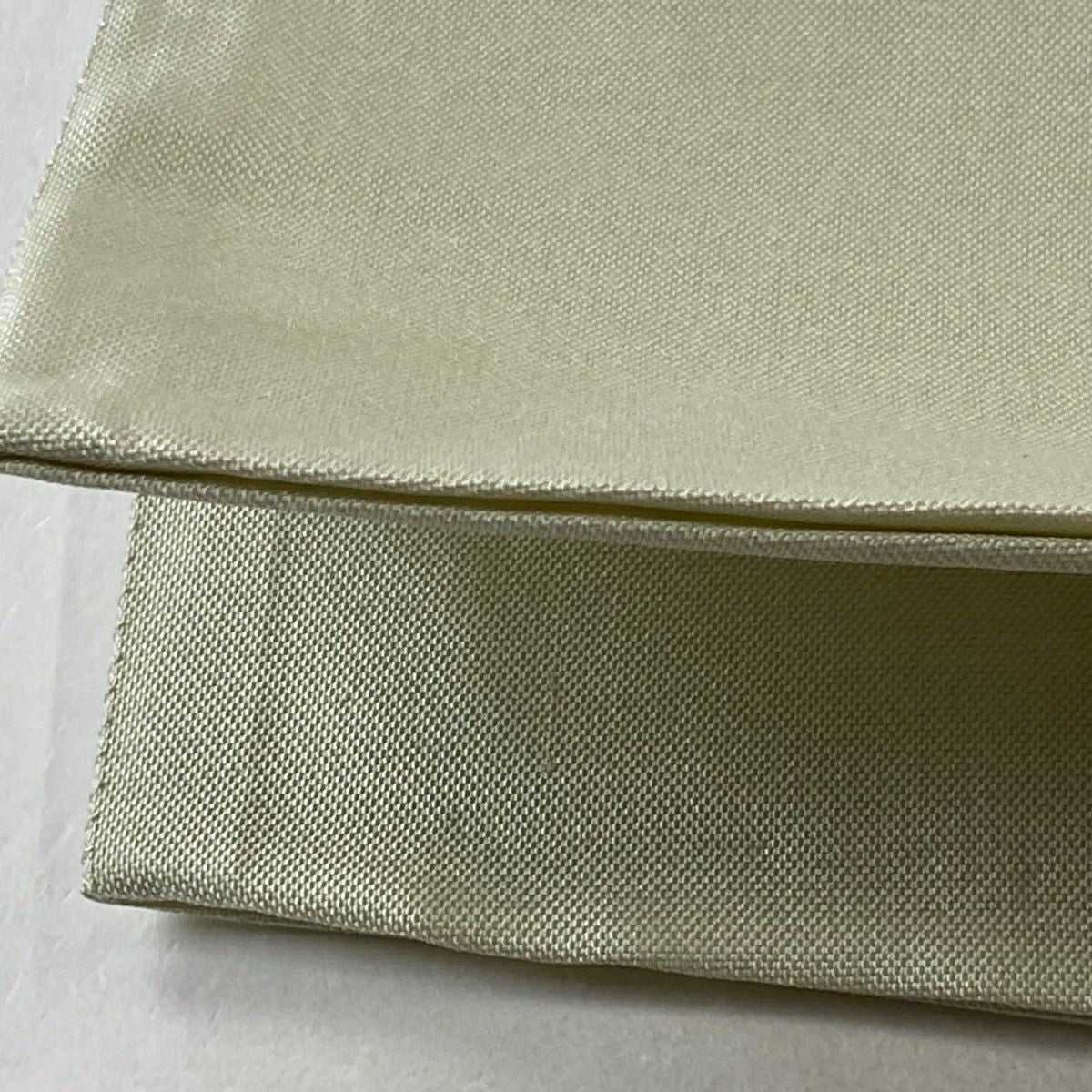 【美品】 袋帶 逸品級 斜格子 草花紋紋 相良刺繡 淺綠色 お太鼓圖案 純蠶絲