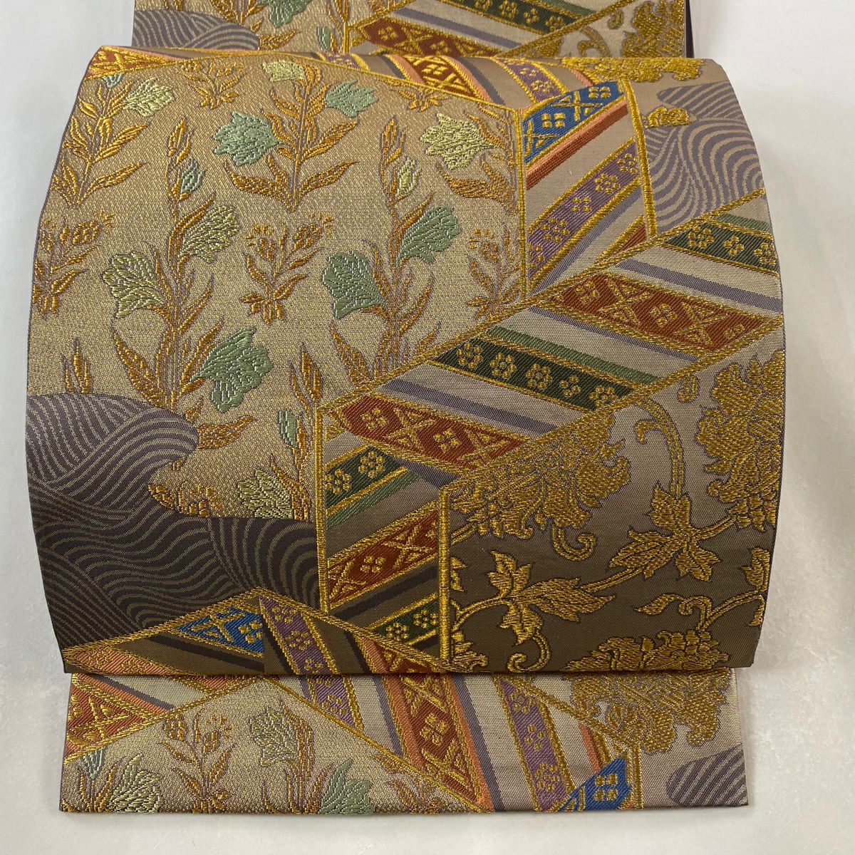 【美品】 袋帶 逸品級 北出與三郎 落款あり 本袋 名物暈繝縁唐花文 金糸 金金箔 灰紫 六通 純蠶絲