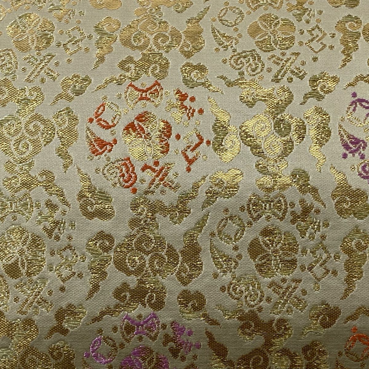 【美品】開口名古屋帶 逸品級 龍村美術織物 落款有 比翼仕立 雲梅花花紋 草花紋 金絲 金金箔 米色 純蠶絲