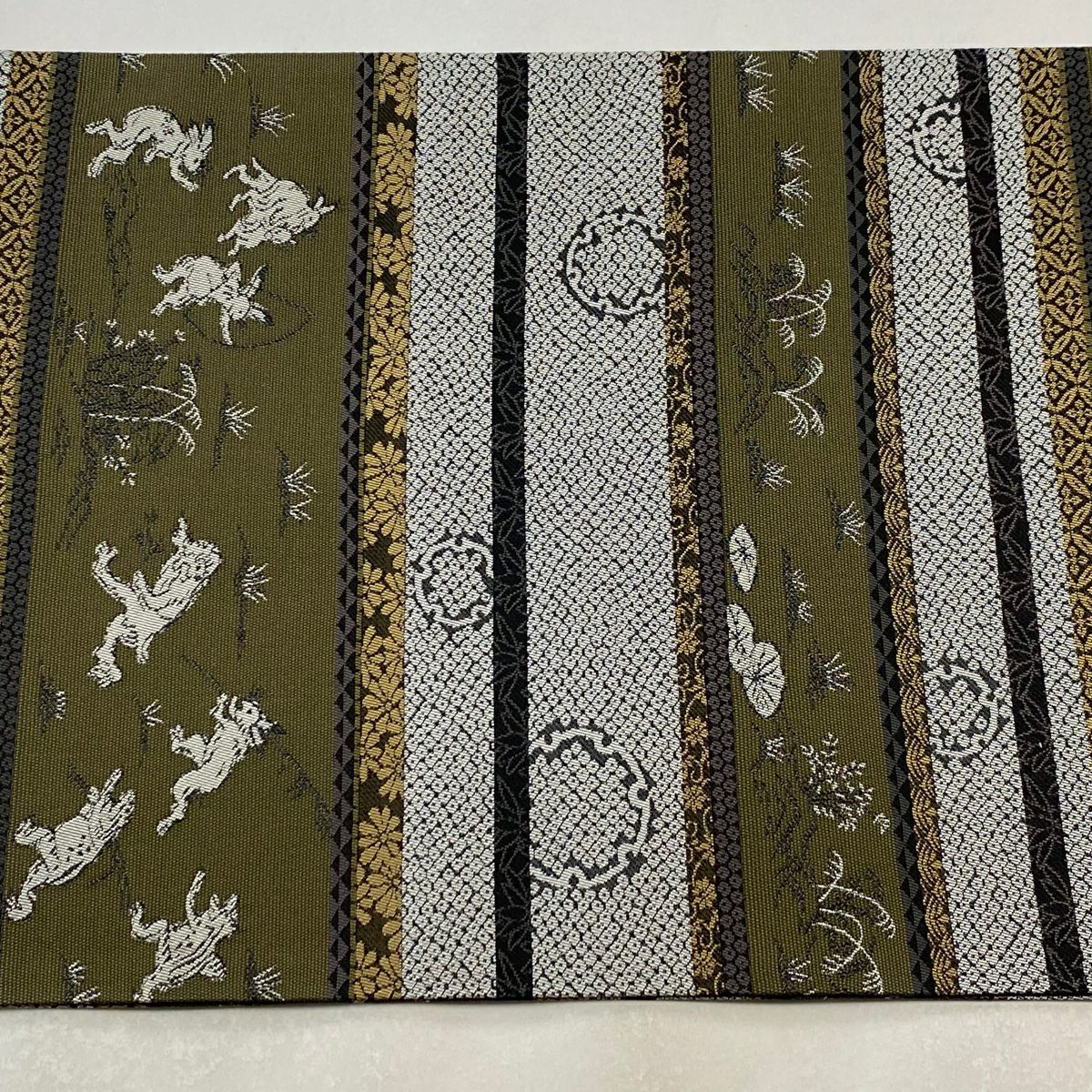 【美品】 袋帶 逸品級 段紋 鳥獸戲畫 茶綠 全通 純蠶絲