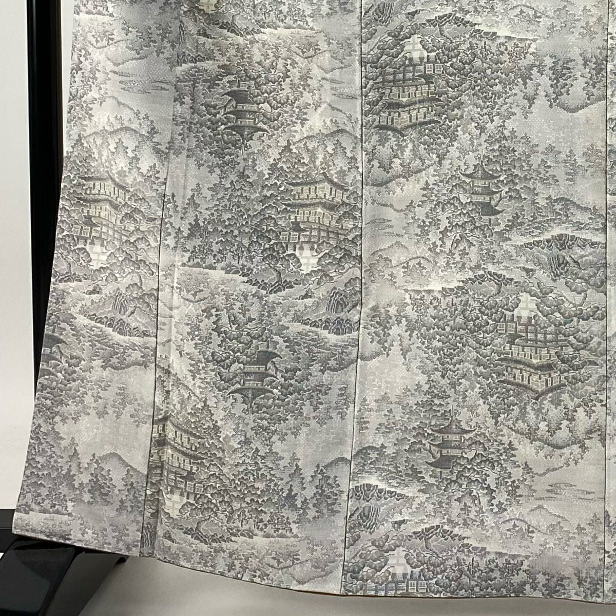【美品】 紬織 身長164cm 袖長64.5cm M 雙層 建物 樹木 灰白 純蠶絲 秀品級