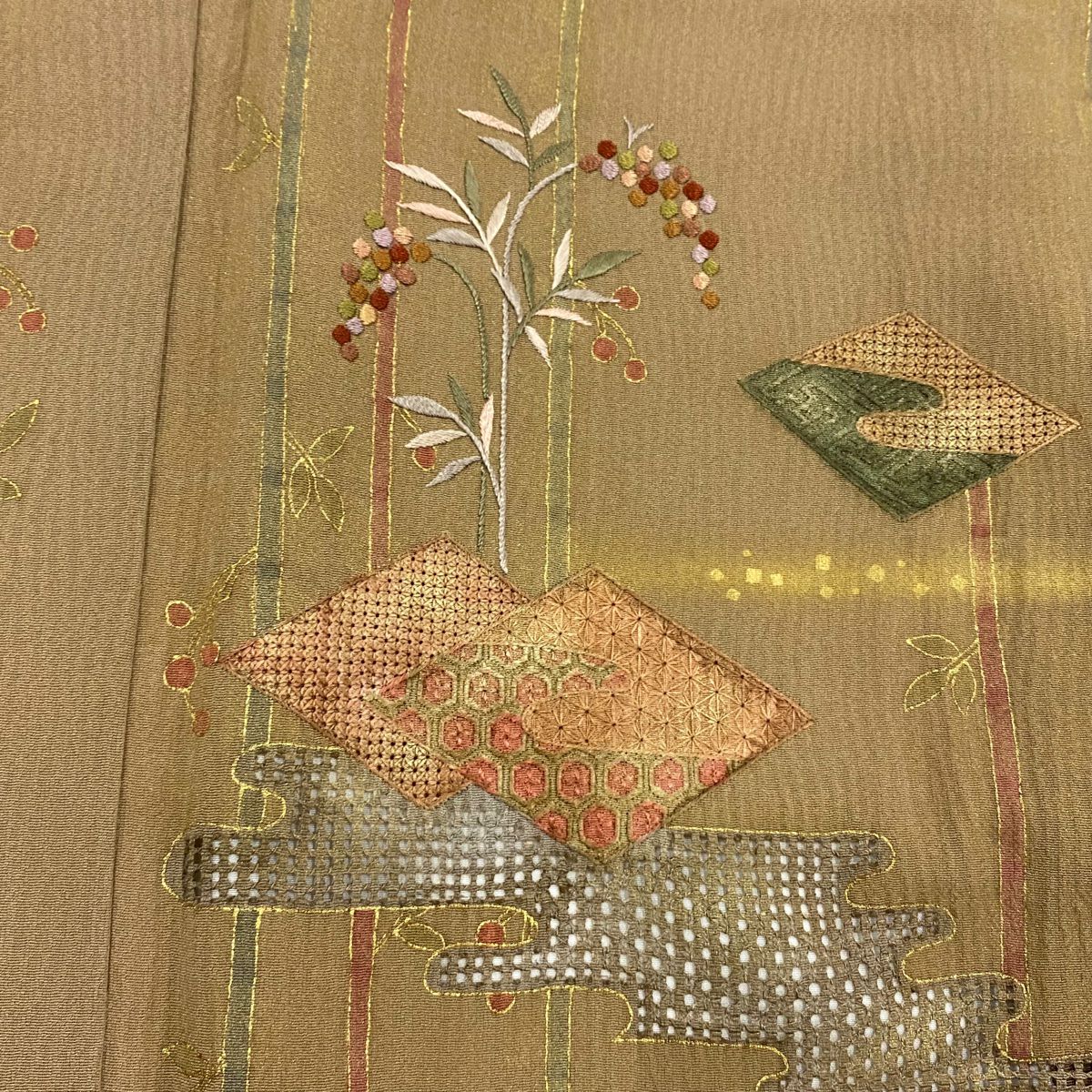訪問服 身長152cm 袖長63.5cm S 雙層 菱 葉與果實 刺繡 金彩裝飾 淺茶 純蠶絲 優品級