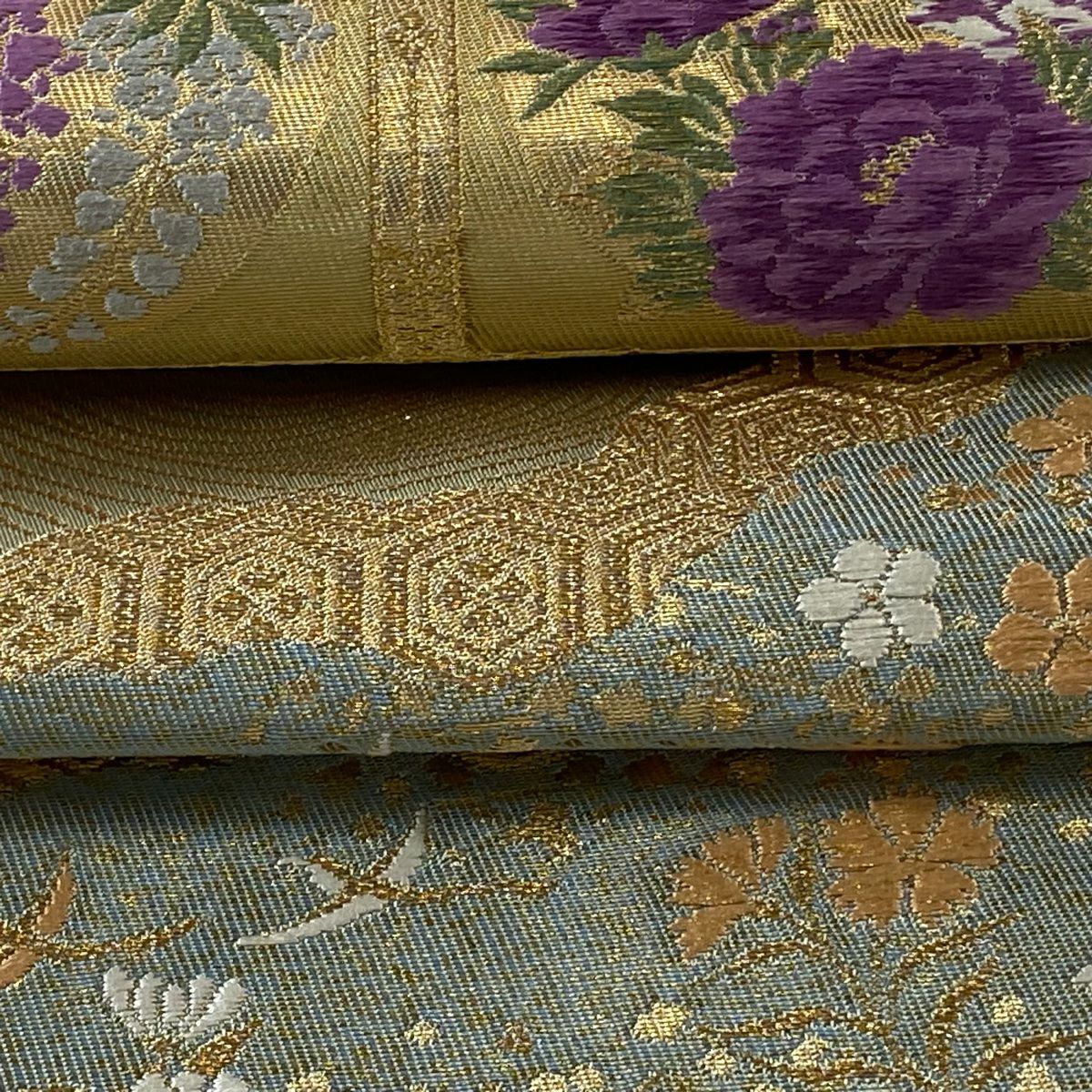 袋帶 逸品級 じゅらく 落款あり じゅらく帝王紫 格天井 草花紋 金糸 金金箔 金色 お太鼓柄 純蠶絲