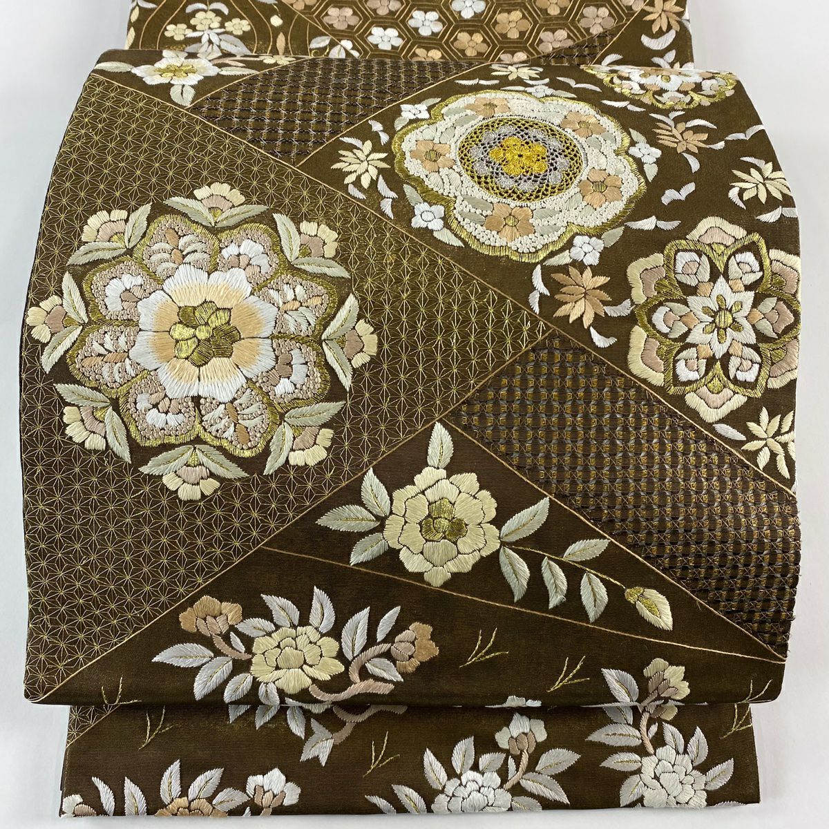 【美品】 袋帶 逸品級 凱旋門刺繡 華紋 草花紋 金銀線 刺繡 金茶 六通 純蠶絲