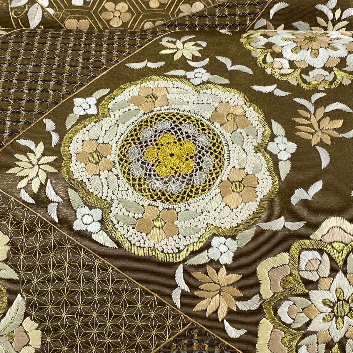 【美品】 袋帶 逸品級 凱旋門刺繡 華紋 草花紋 金銀線 刺繡 金茶 六通 純蠶絲
