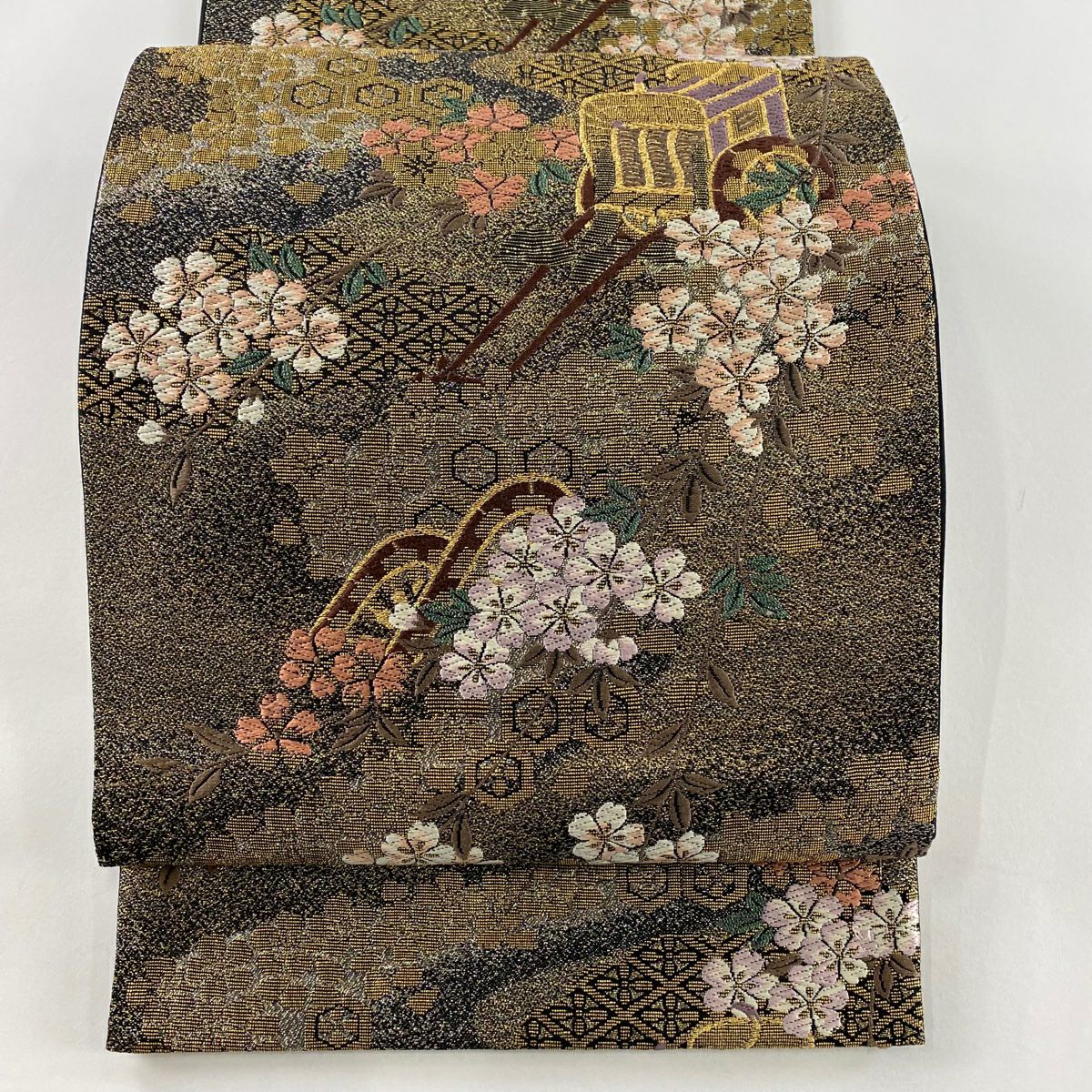 【美品】 袋帶 秀品級 御所車 源氏車 刺繡 金絲 金 六通 純蠶絲