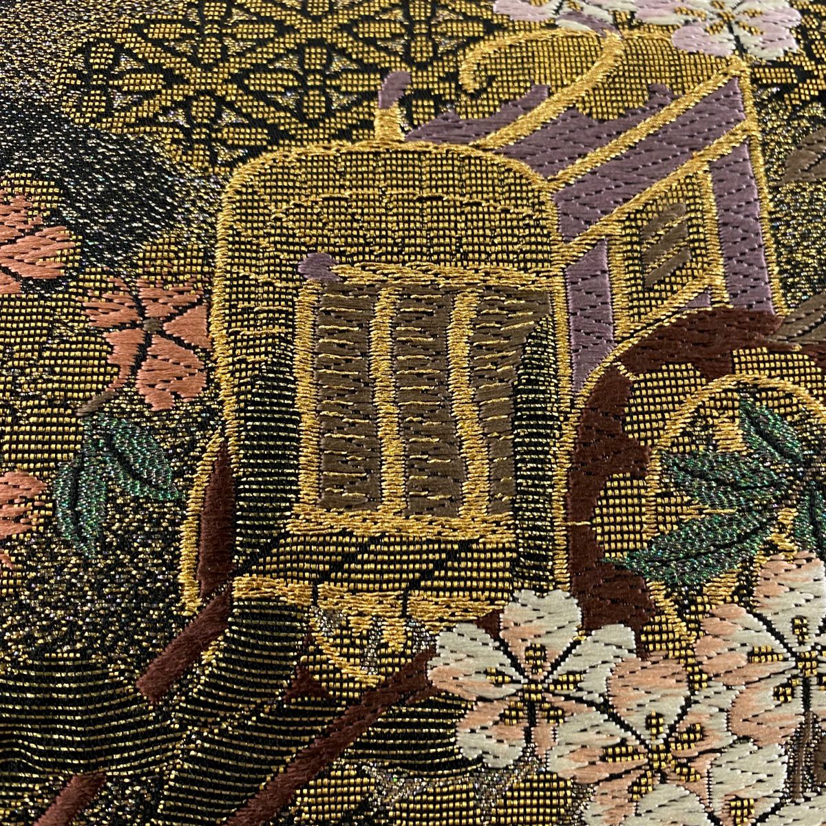 【美品】 袋帶 秀品級 御所車 源氏車 刺繡 金絲 金 六通 純蠶絲