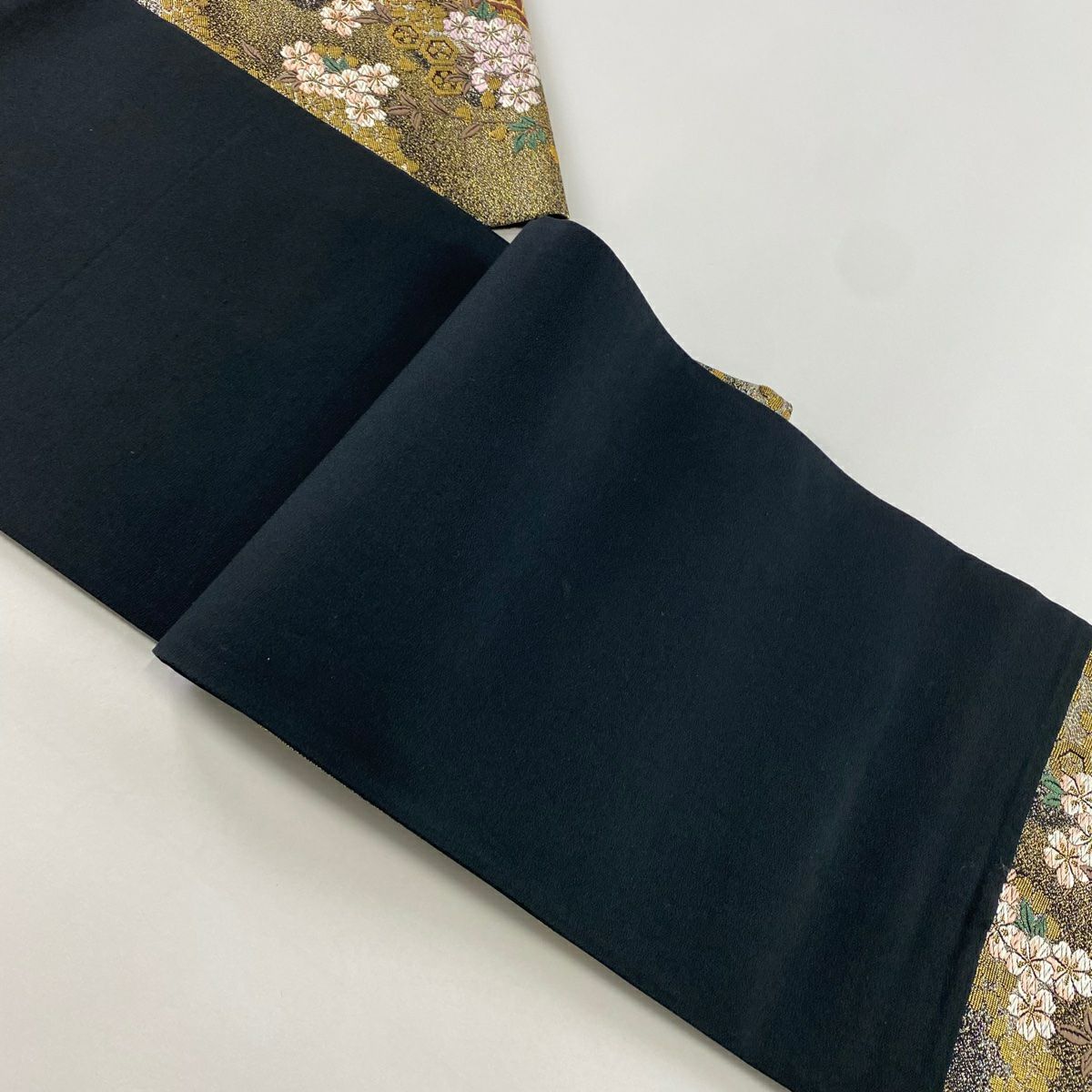 【美品】 袋帶 秀品級 御所車 源氏車 刺繡 金絲 金 六通 純蠶絲