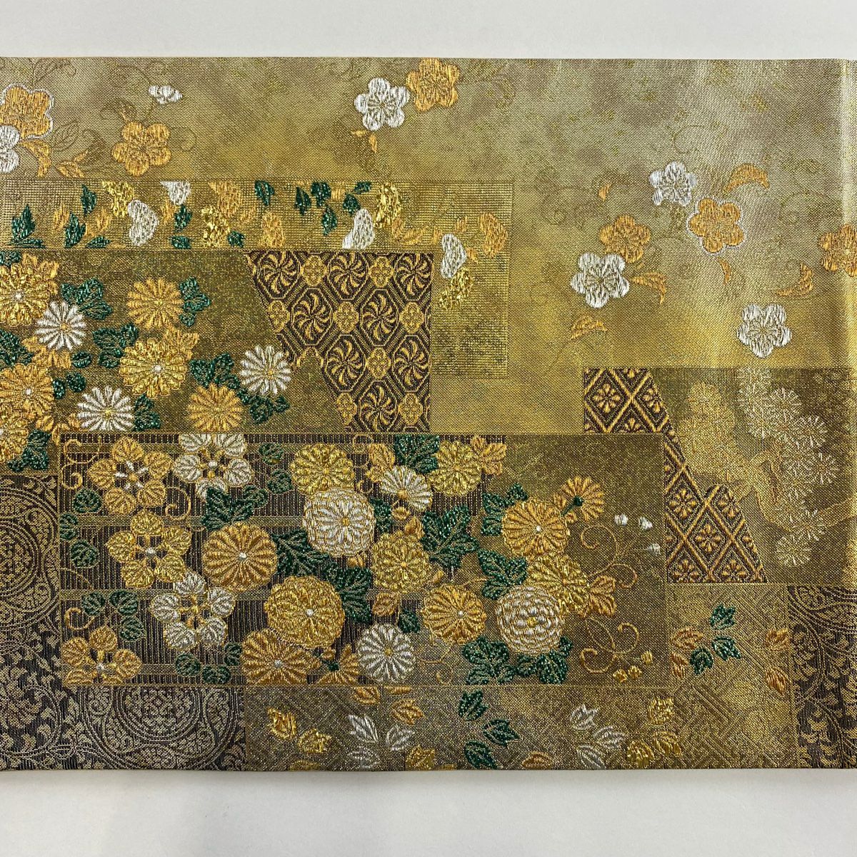【美品】 袋帶 秀品級 短冊松樹映文 菊花 金金箔 金銀彩 金 六通 純蠶絲