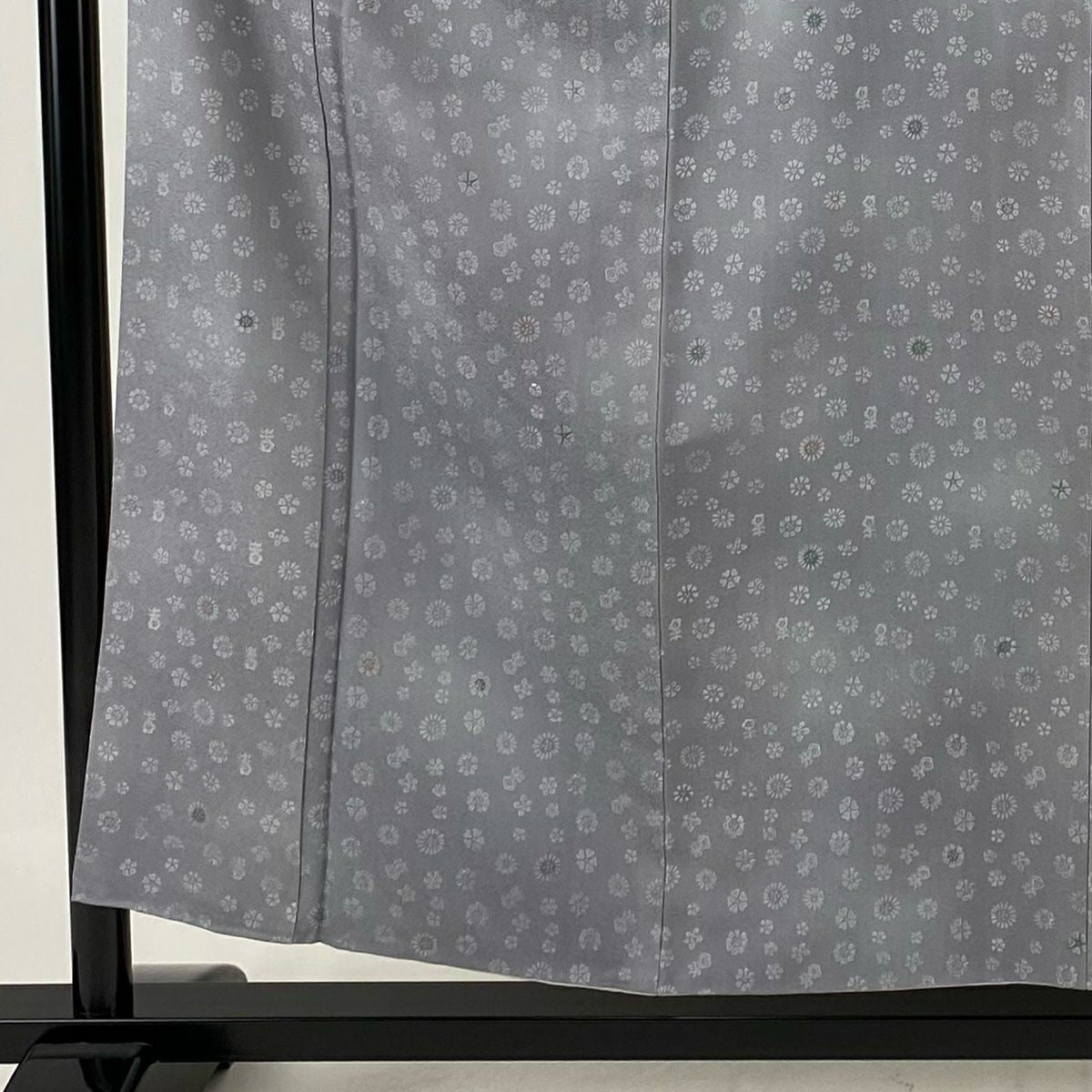 【美品】 小紋 身長155.5cm 袖長63cm S 雙層 草花紋紋 漸層 灰色 純蠶絲 優品級 一つ紋
