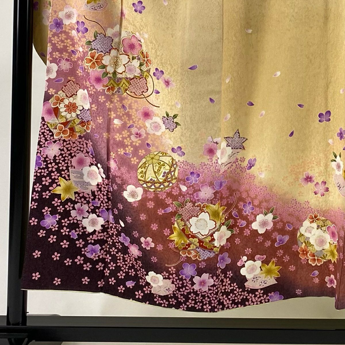 振袖禮服 身長154cm 袖長65cm M 雙層櫻花手毬銀通金絲米色純蠶絲逸品級