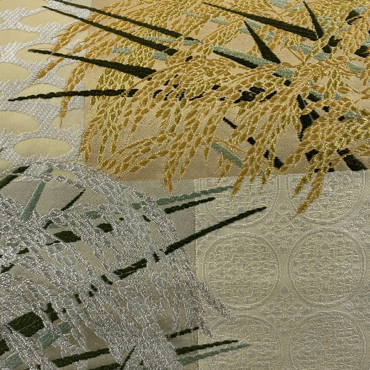 【美品】 袋帶 逸品級 落款あり 山口弘躬染織 有職早苗地豐饒文 稻 花菱 金銀絲 唐織 米色 お太鼓柄 純蠶絲