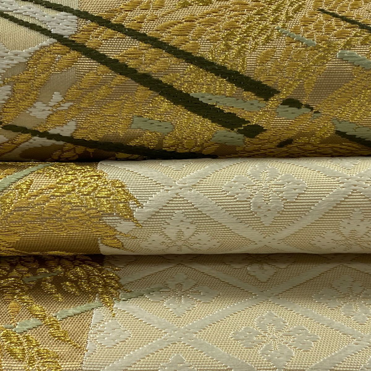 【美品】 袋帶 逸品級 落款あり 山口弘躬染織 有職早苗地豐饒文 稻 花菱 金銀絲 唐織 米色 お太鼓柄 純蠶絲