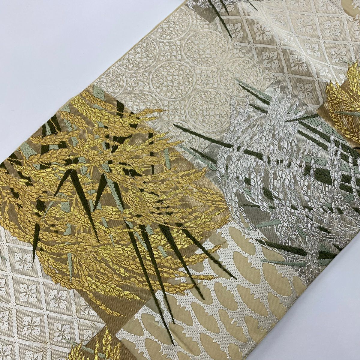 【美品】 袋帶 逸品級 落款あり 山口弘躬染織 有職早苗地豐饒文 稻 花菱 金銀絲 唐織 米色 お太鼓柄 純蠶絲