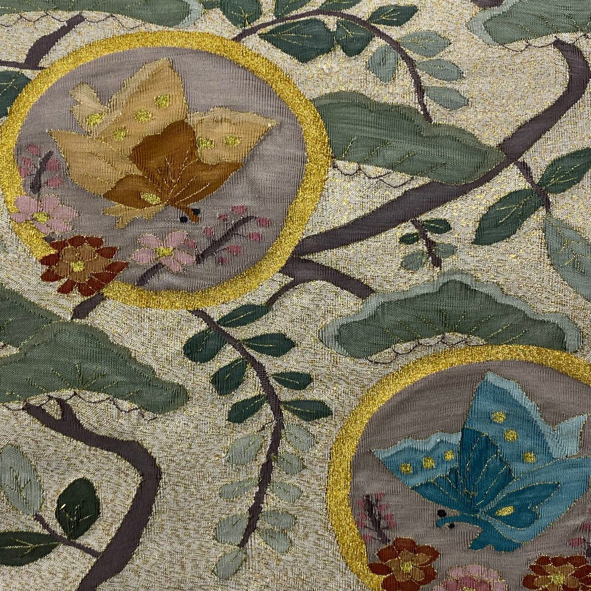 【美品】 袋帶 逸品級 蝶 松樹 金糸 金金箔 薄茶 純蠶絲