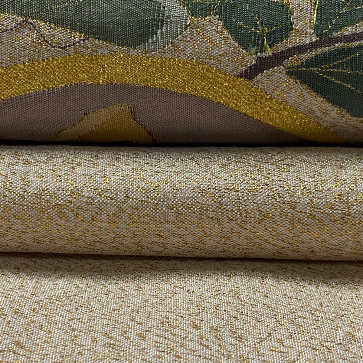 【美品】 袋帶 逸品級 蝶 松樹 金糸 金金箔 薄茶 純蠶絲