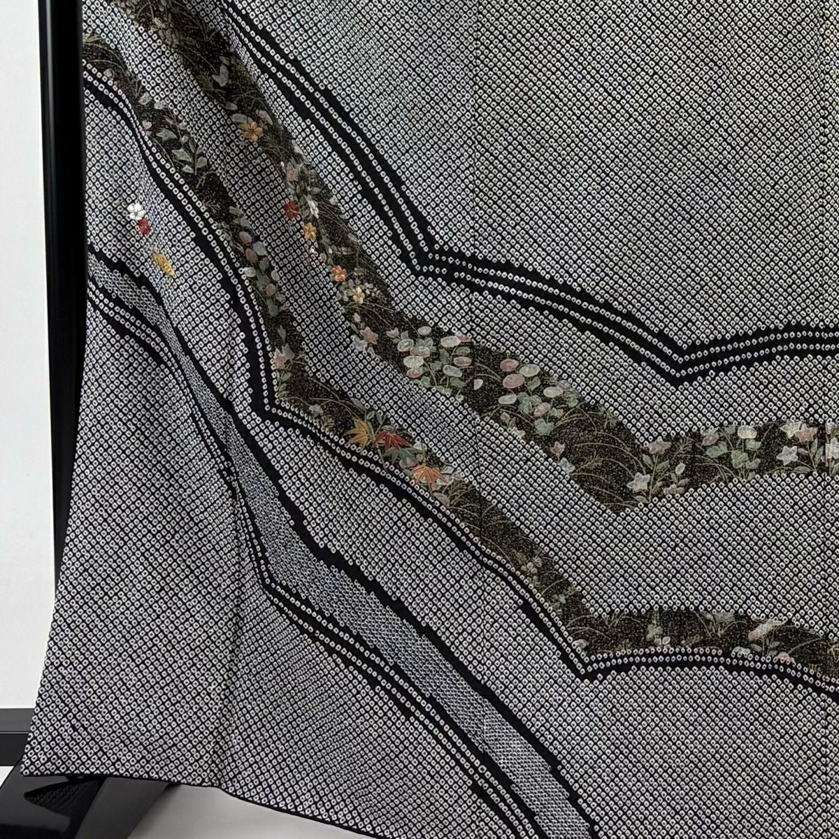訪問服 身長166cm 袖長66cm M 雙層 秋草 松樹竹子梅花 刺繡 絞染 黑 純蠶絲 名品級
