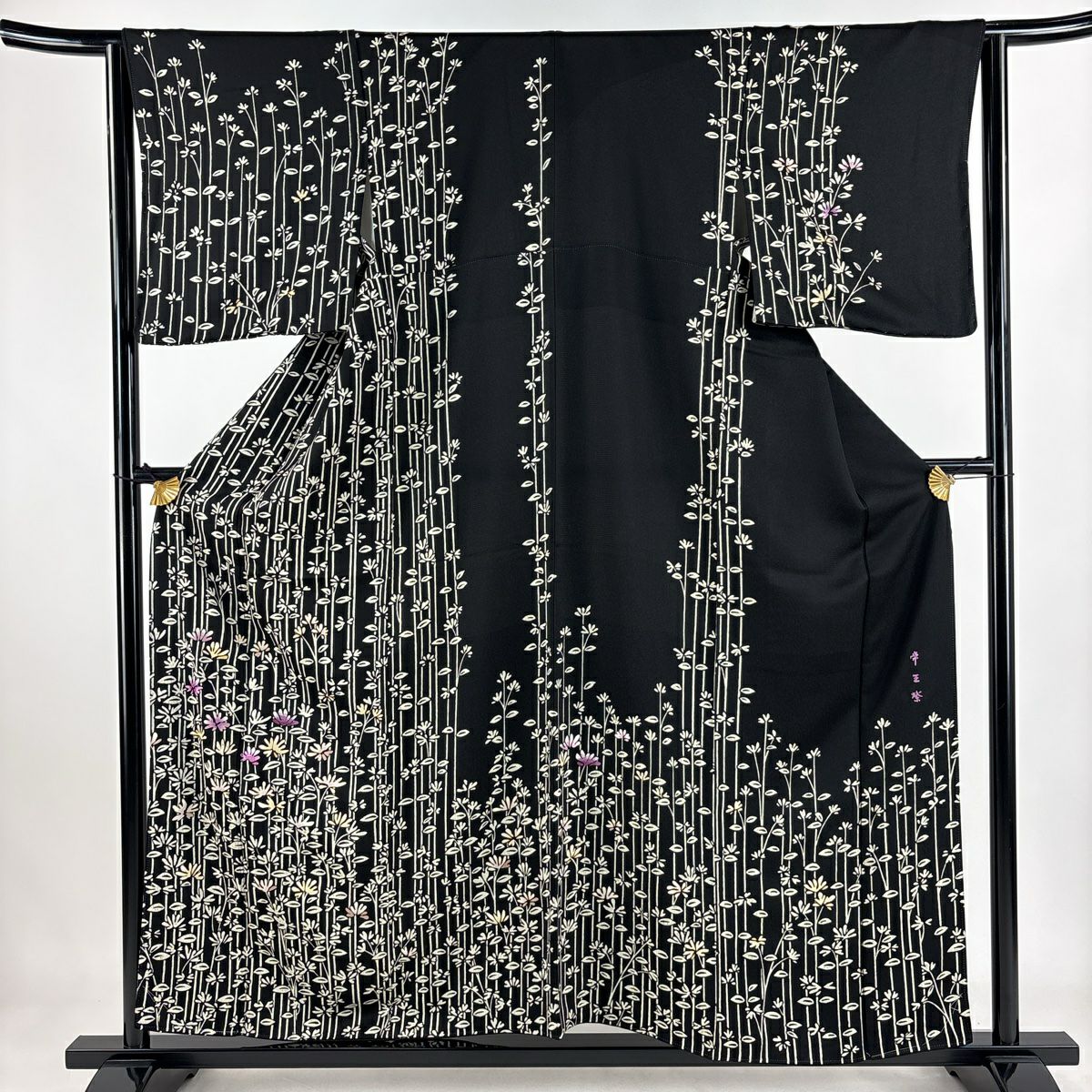 【美品】訪問服 身長157cm 袖長64cm M 雙層 帝王紫 落款 菊花花刺繡 金彩裝飾 黑色 純蠶絲 逸品級
