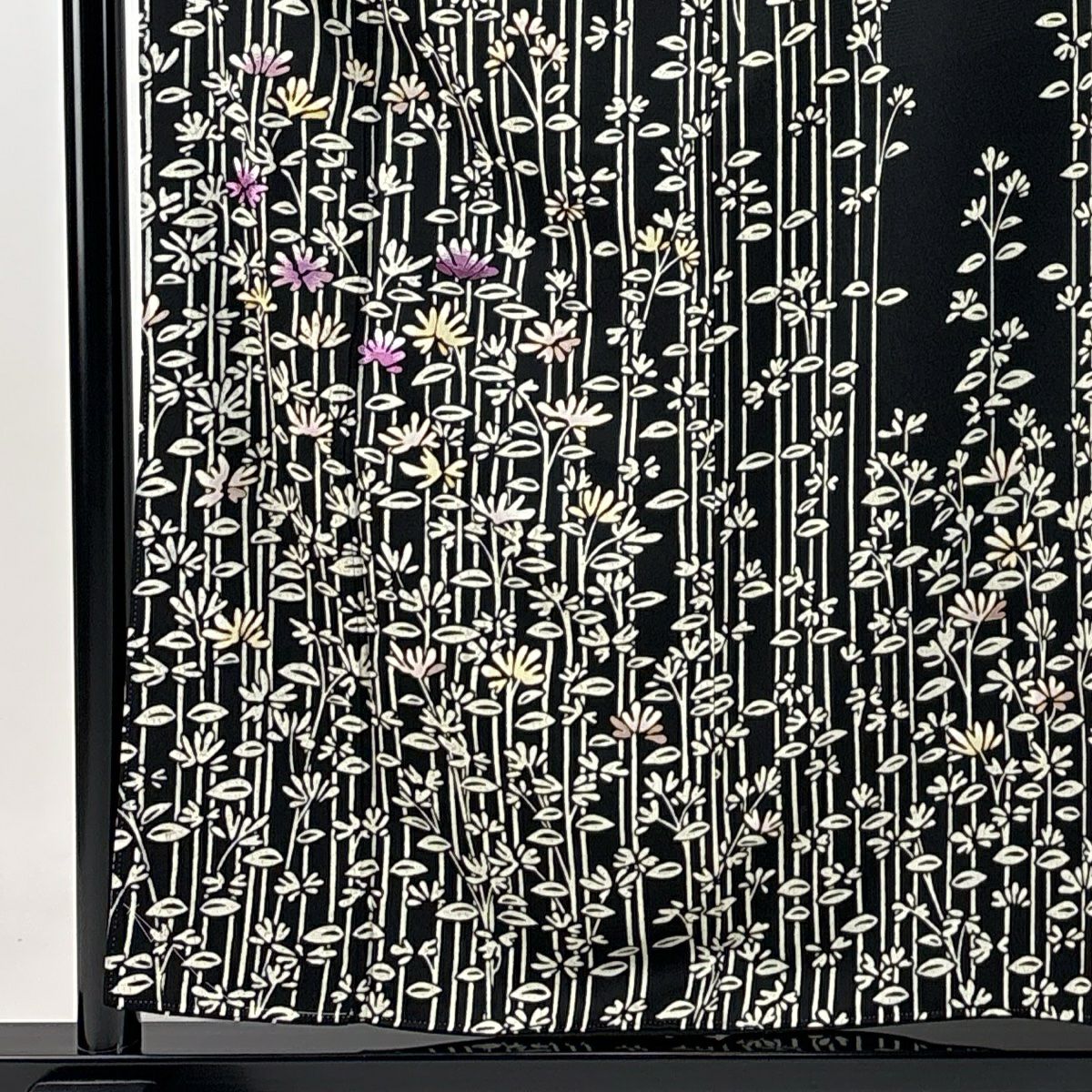 【美品】訪問服 身長157cm 袖長64cm M 雙層 帝王紫 落款 菊花花刺繡 金彩裝飾 黑色 純蠶絲 逸品級