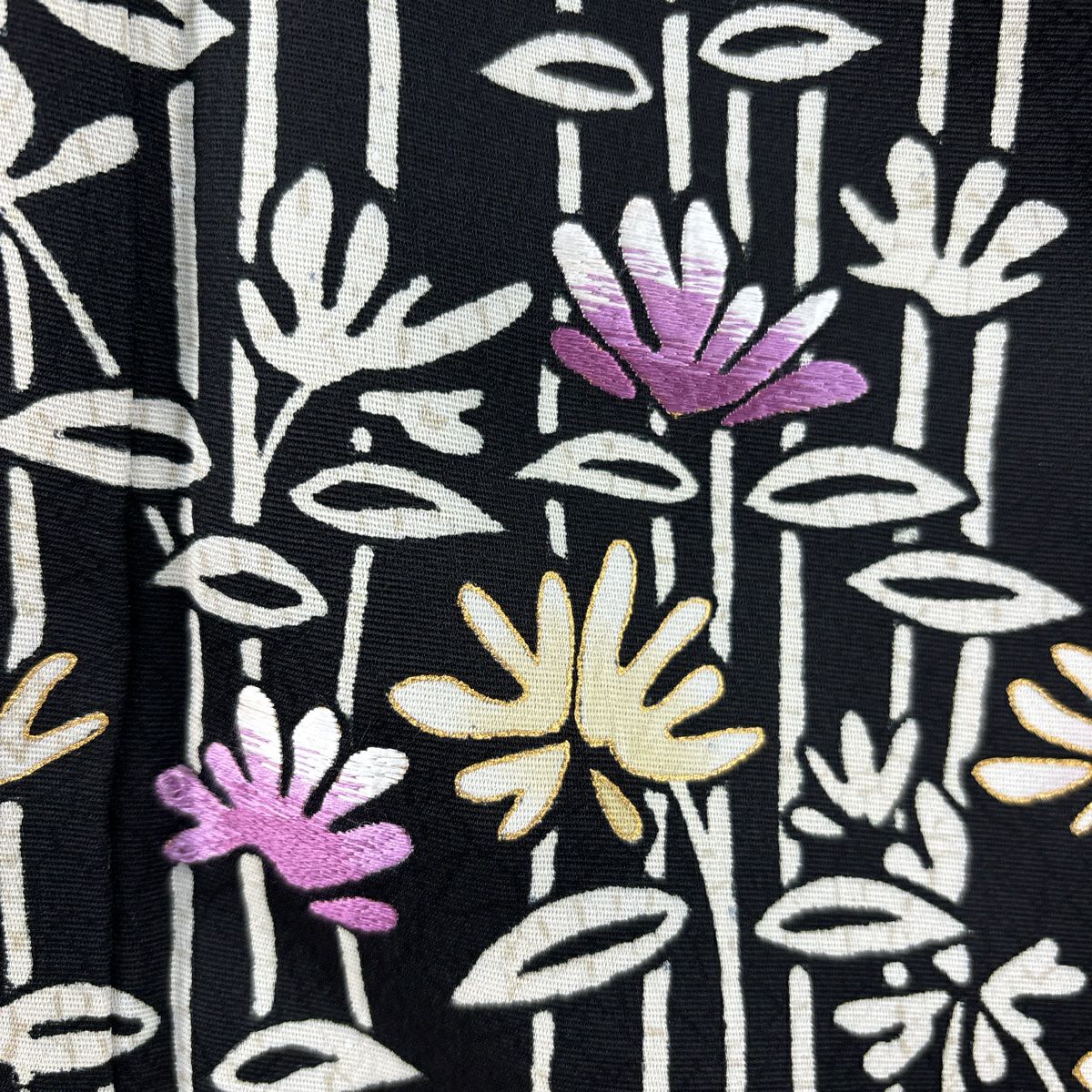 【美品】訪問服 身長157cm 袖長64cm M 雙層 帝王紫 落款 菊花花刺繡 金彩裝飾 黑色 純蠶絲 逸品級