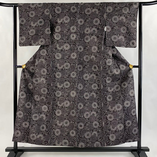 【美品】 小紋 身長154cm 袖長62.5cm S 單層 紬織織 菊花 唐草紋 墨 純蠶絲 秀品級