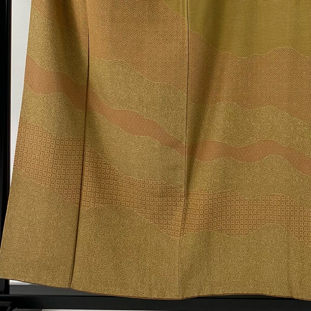 【美品】訪問服 身長156cm 袖長63cm S 雙層 落款あり 道長取 草花紋 紅土色 純蠶絲 秀品級