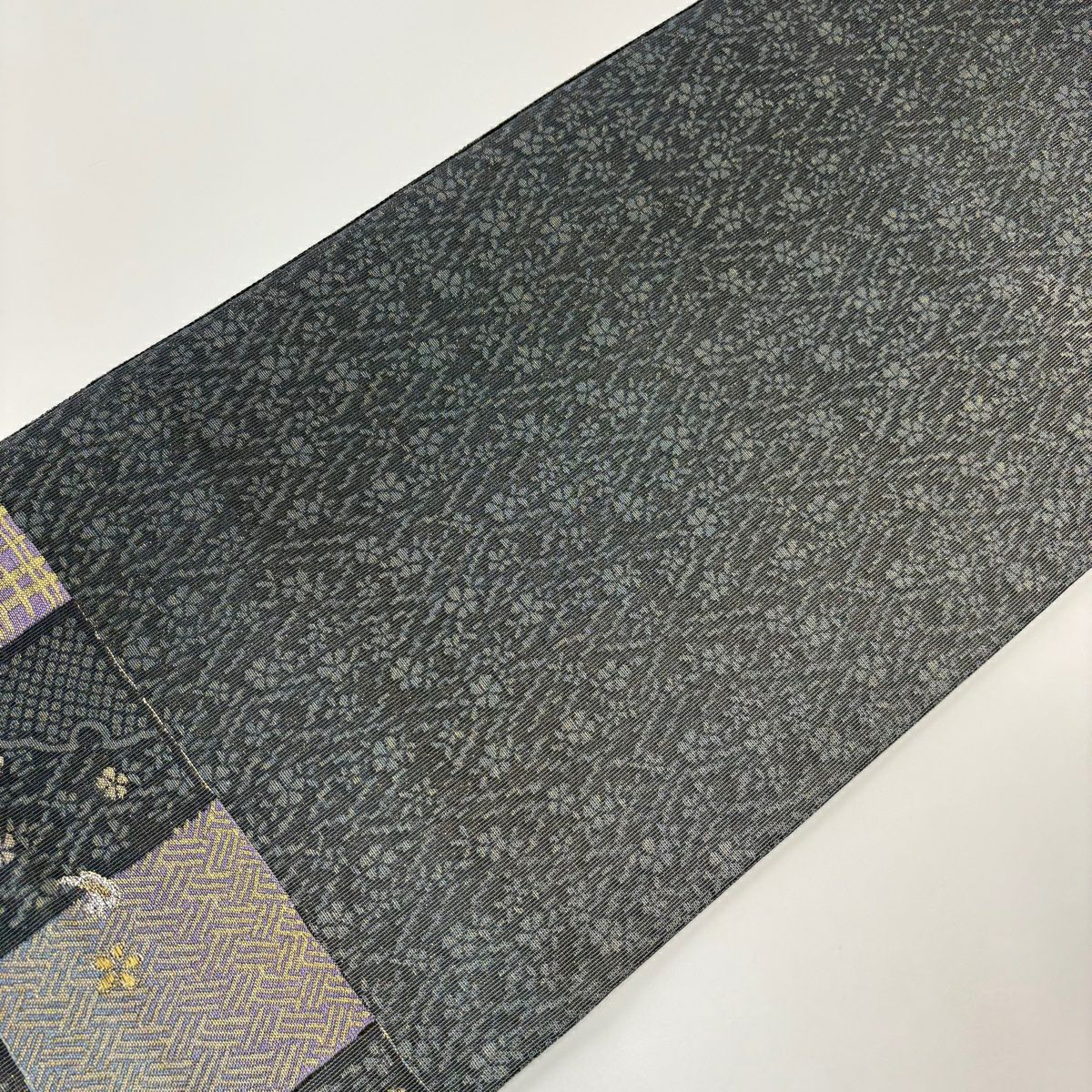 【庫存清倉】 【美品】 袋帶 名品級 大和 有職紋樣 市松樹 金銀線 黑灰 六通 純蠶絲