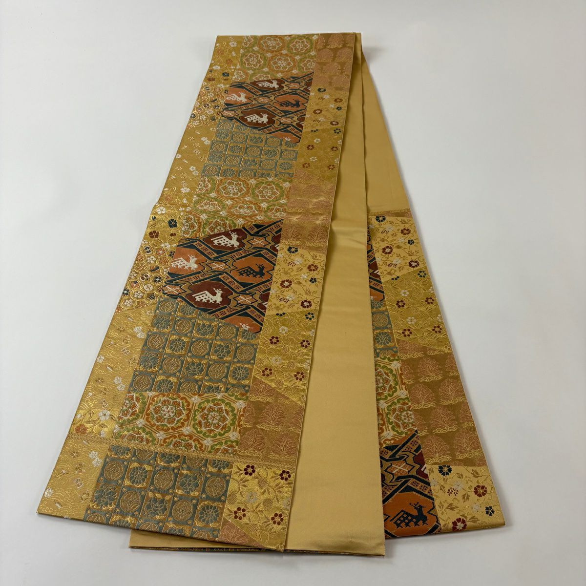 【美品】 袋帶 秀品級 有栖川鹿文 寶盡くし 金金箔 金絲 金 六通 純蠶絲