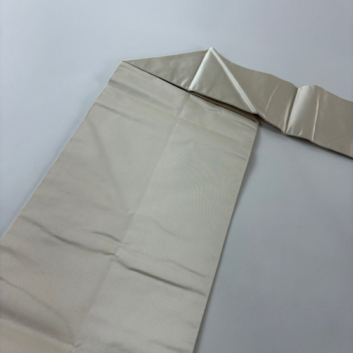 【美品】 名古屋帶 秀品級 鳥 花蝶 螺鈿 金金箔 米色 純蠶絲