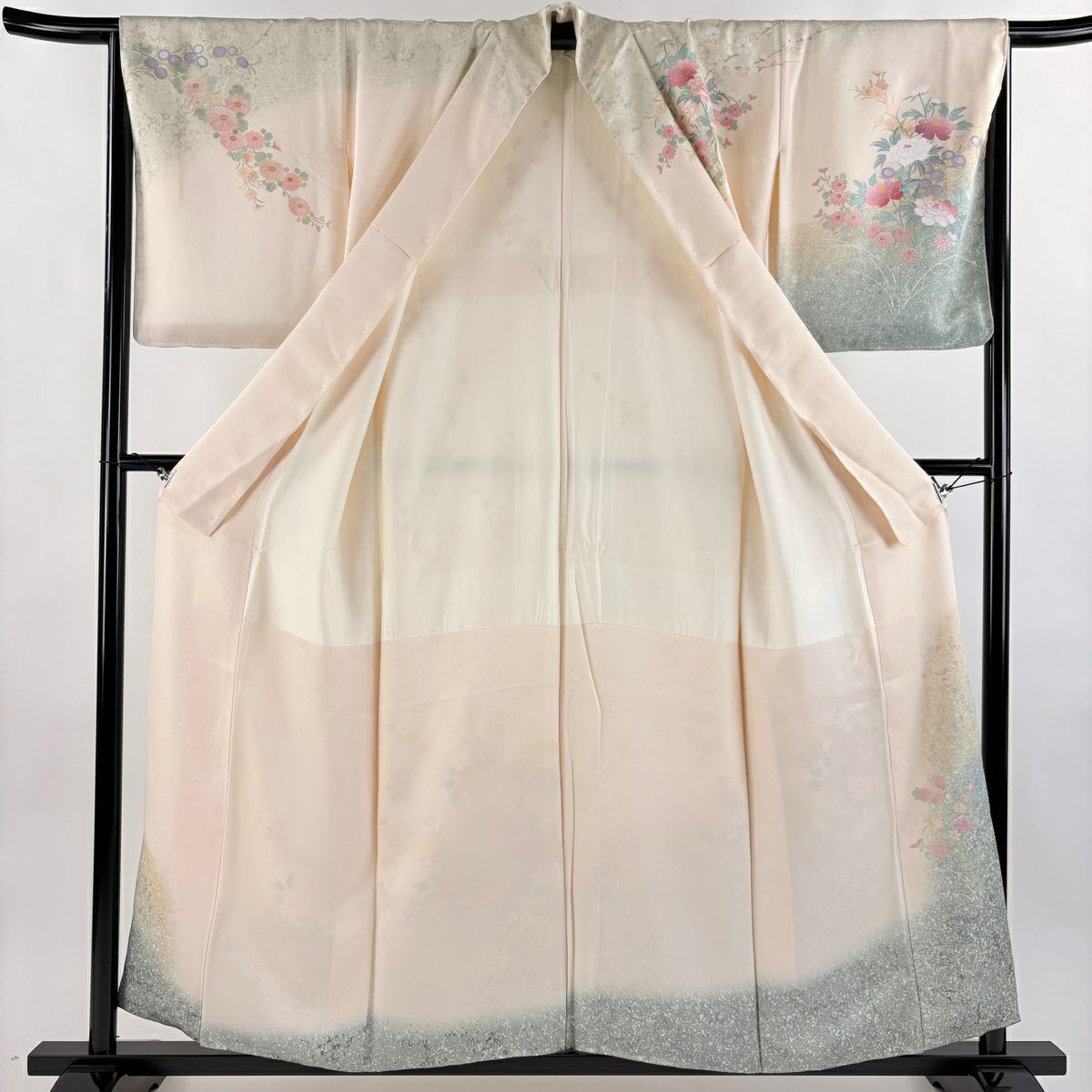 訪問服 身長156cm 袖長65.5cm M 雙層 落款あり 牡丹 草花紋刺繡 金銀彩 薄綠 純蠶絲 逸品級
