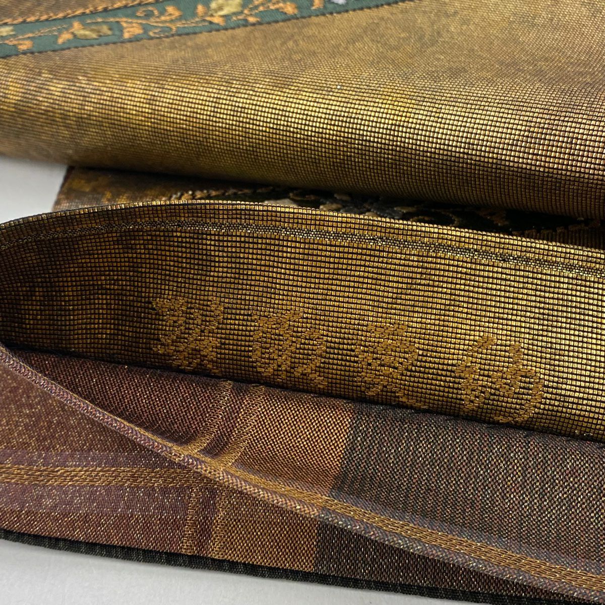 【美品】 袋帶 秀品級 草花紋紋 斜紋 金絲 金金箔 茶 六通 純蠶絲