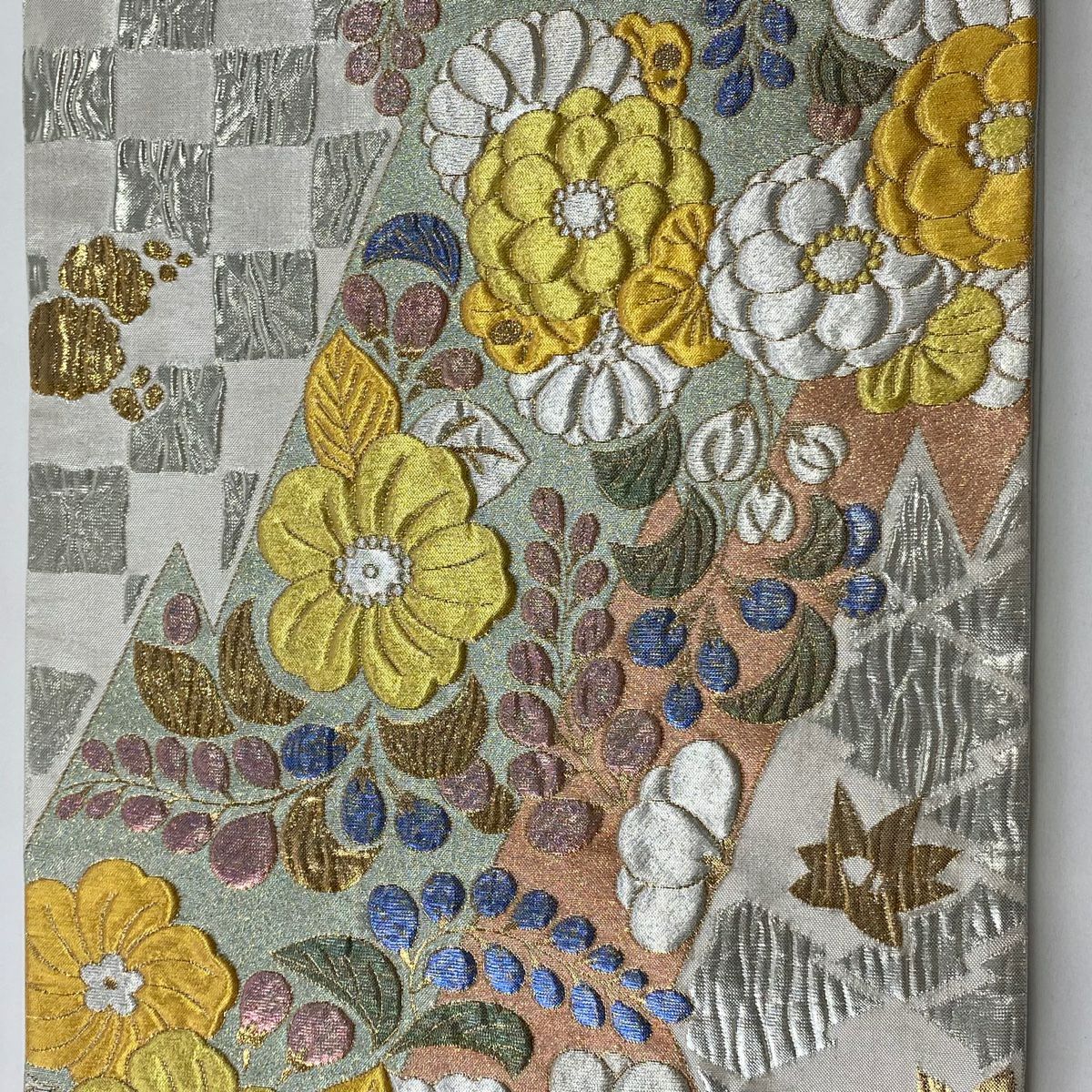 【美品】 袋帶 秀品級 草花紋紋 市松樹 金銀彩 金金箔 銀 六通 純蠶絲