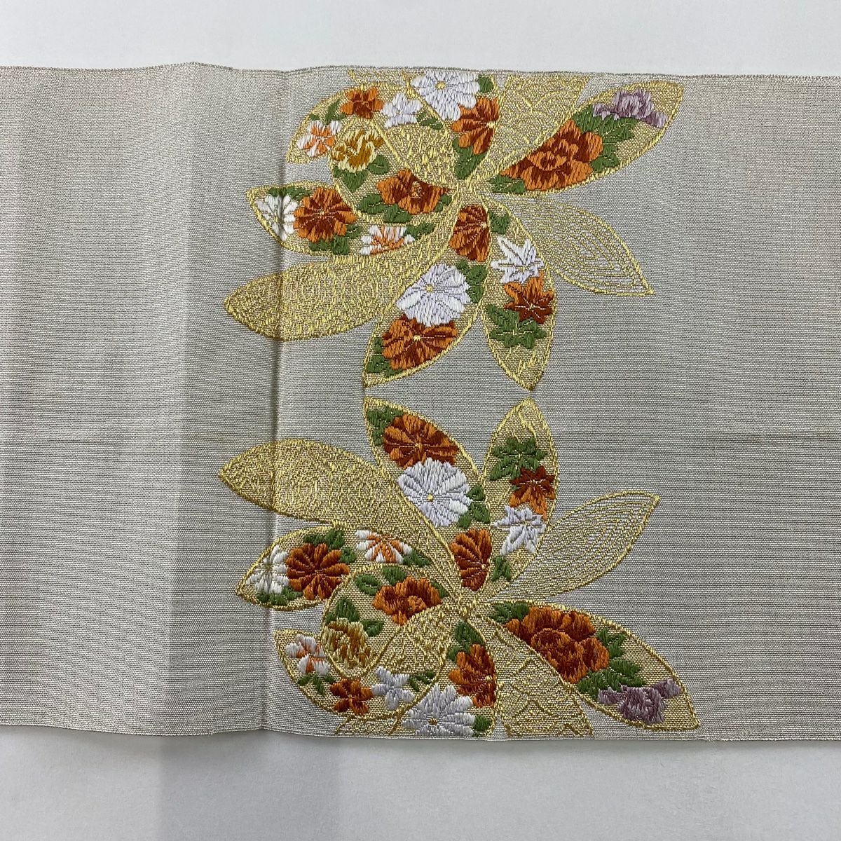 名古屋帶 秀品級 八寸名古屋帶 松樹葉仕立 雙層 草花紋紋 仙鶴 金糸刺繡 灰白 純蠶絲