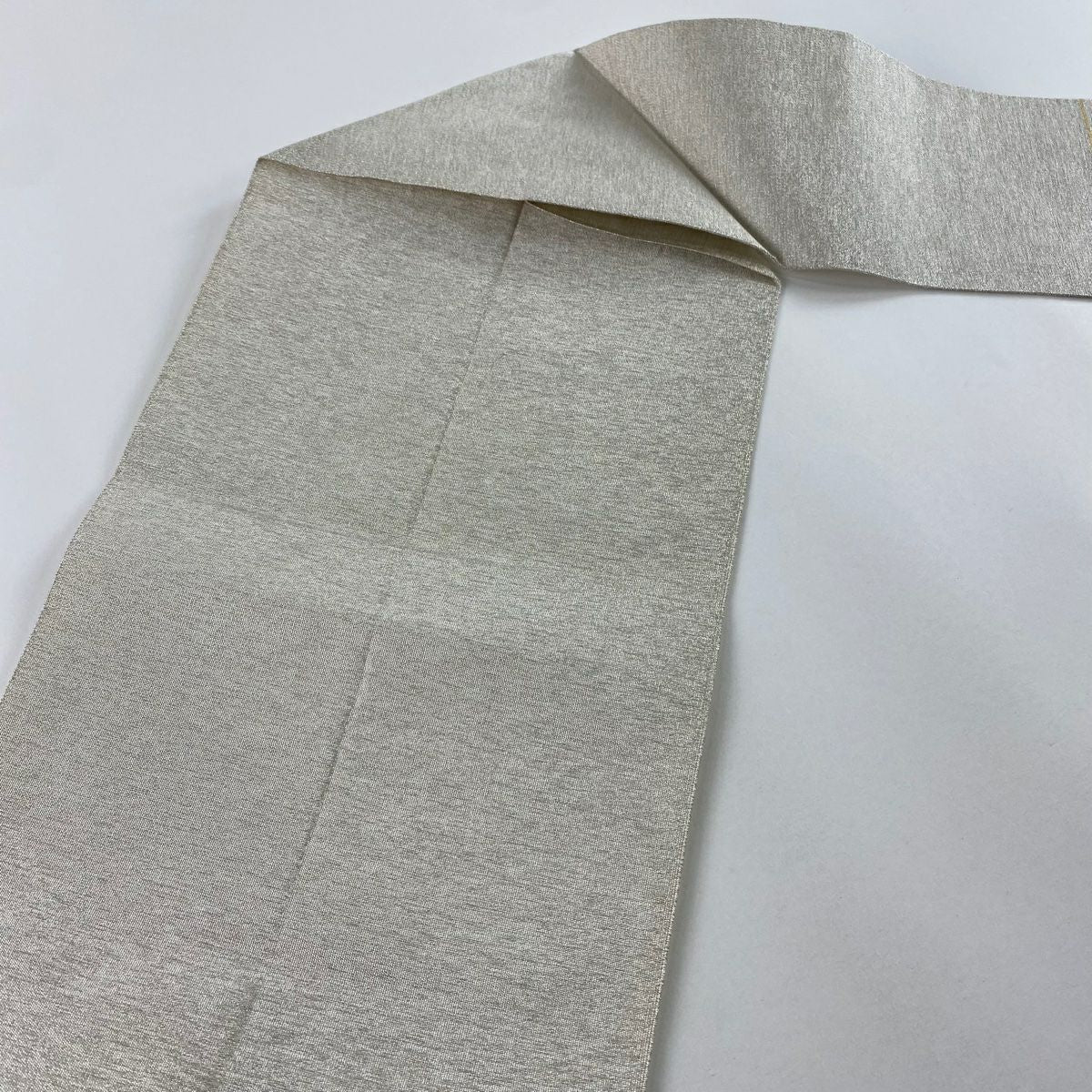 名古屋帶 秀品級 八寸名古屋帶 松樹葉仕立 雙層 草花紋紋 仙鶴 金糸刺繡 灰白 純蠶絲