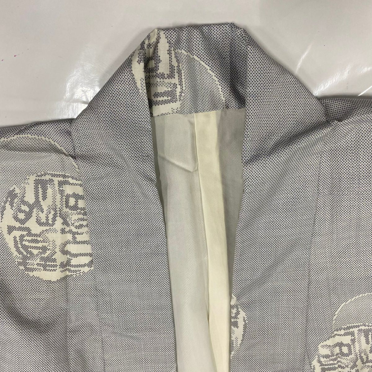【庫存清倉】 大島紬織 身長158.5cm 袖長63cm S 雙層 鈕扣領 證書齊全 文字紋 圓紋 灰 純蠶絲 名品級