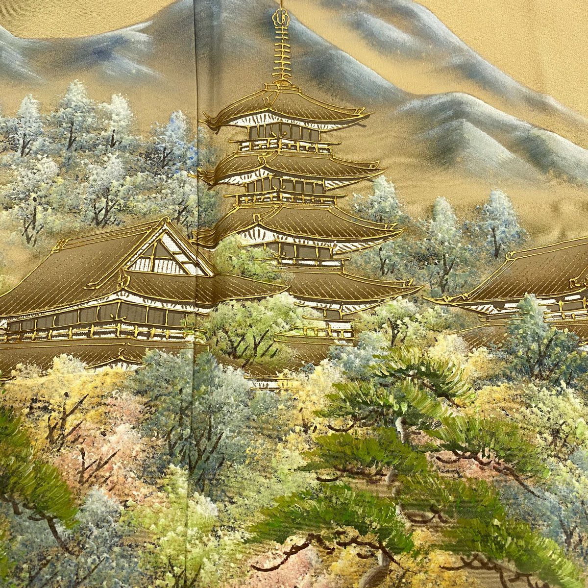【美品】 色留袖禮服 身長159.5cm 袖長66.5cm M 雙層 藥師寺 落款あり 風景 建物 金銀彩 漸層 米色 純蠶絲 秀品級 一つ紋
